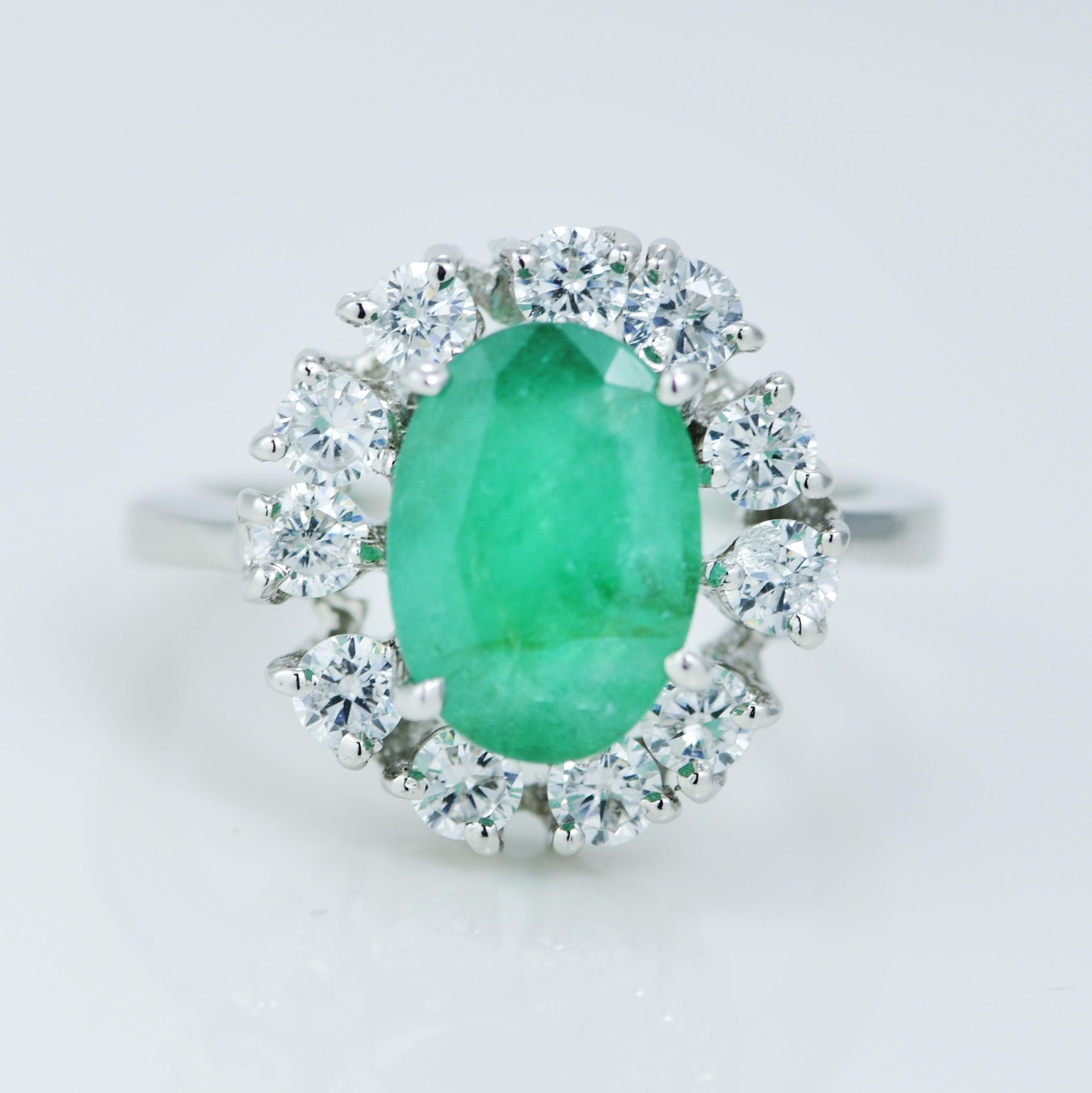 A beautifully designed Natural Emerald silver ring, 

Specifications 

Ring metal - 925 Silver
Ring Size - 6 US

Centre stone type - Natural Green Emerald
Centre stone size - 9.6 X 7.2 mm (Approx.)
Centre stone weight - 2.15 ct (Approx)
Centre stone