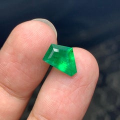 AAA Quality 2.15 Carat Trapezoid Cut Loose Emerald Gem From Swat Mine, Pakistan