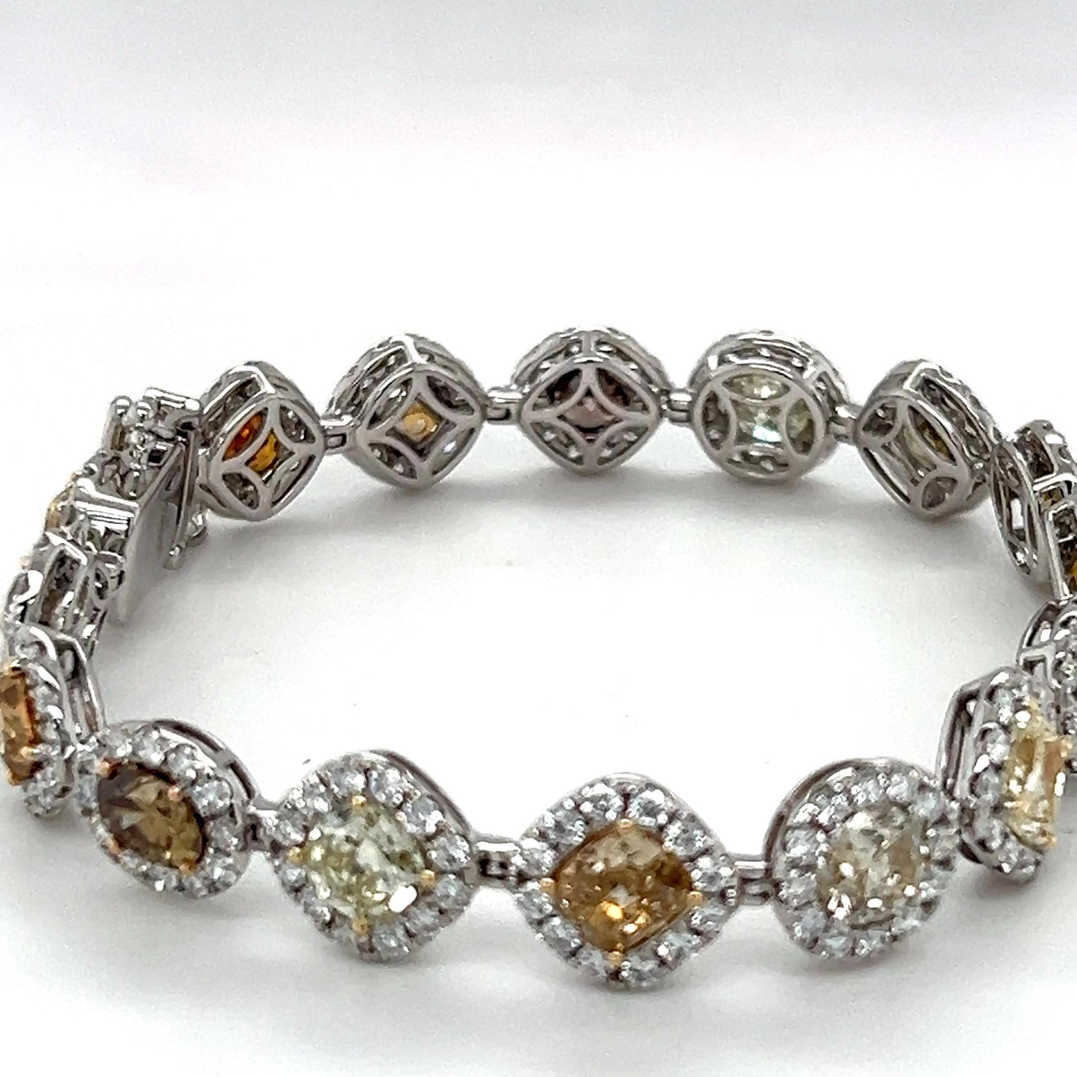 Natural 21.98 carat Multi color Diamond  Bracelet  For Sale 6