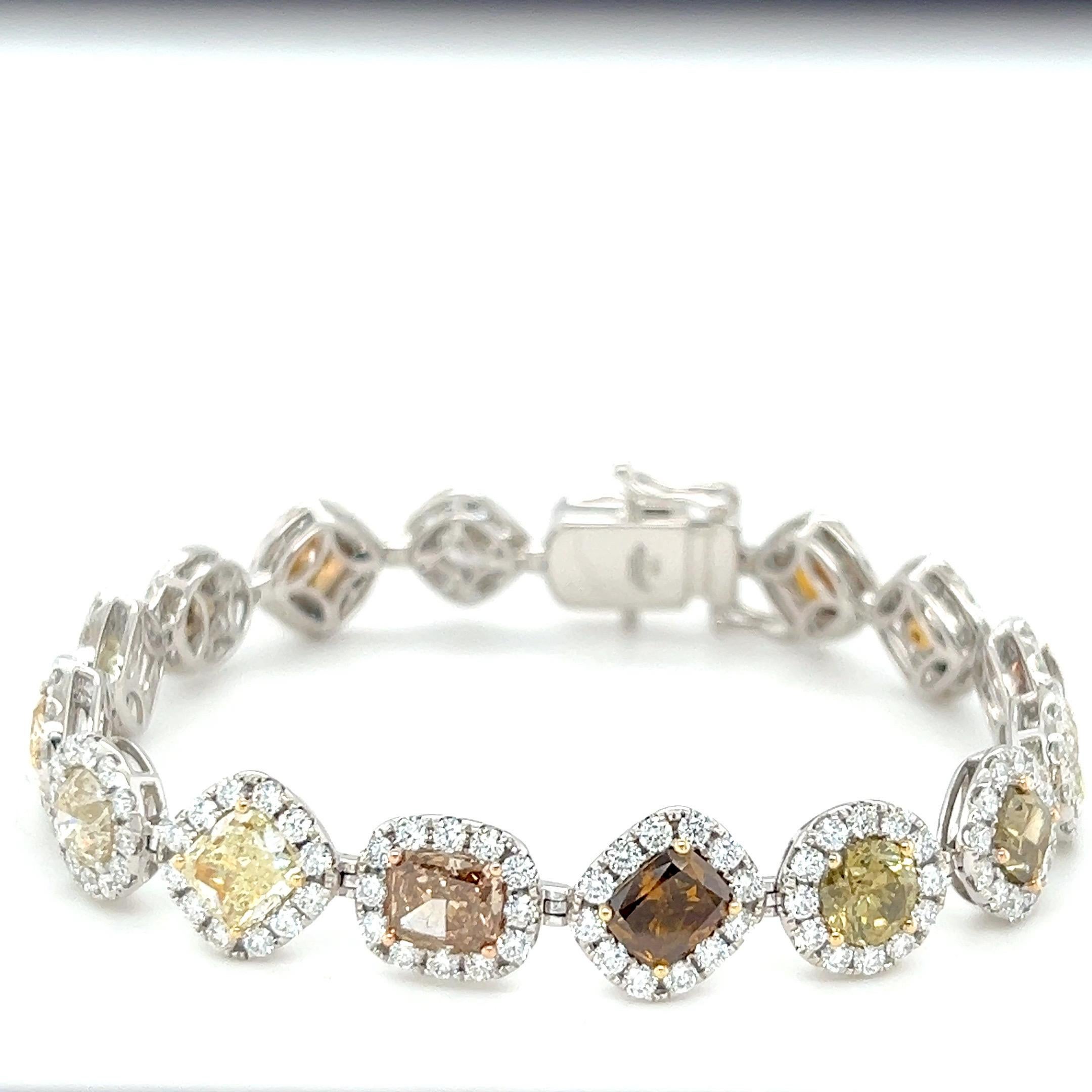 Natural 21.98 carat Multi color Diamond  Bracelet  For Sale 3