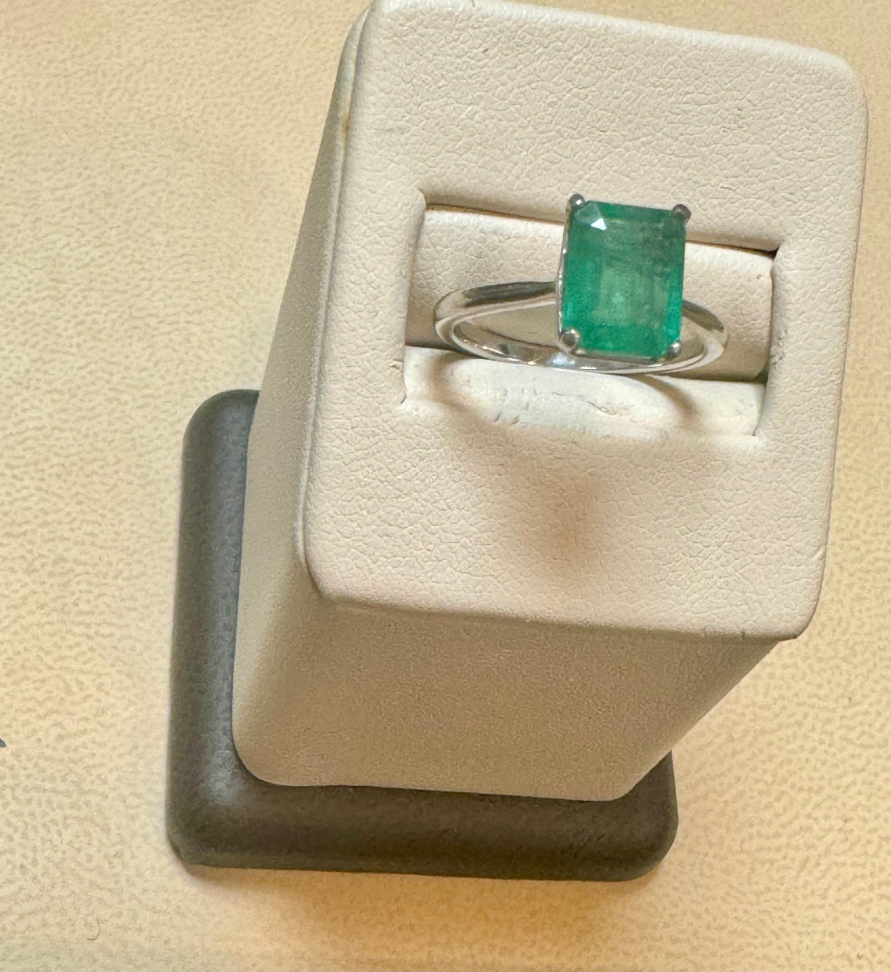 Natural 2.2 Carat Emerald Cut Zambian Emerald Ring in Platinum, Estate, Size 5.5 For Sale 6