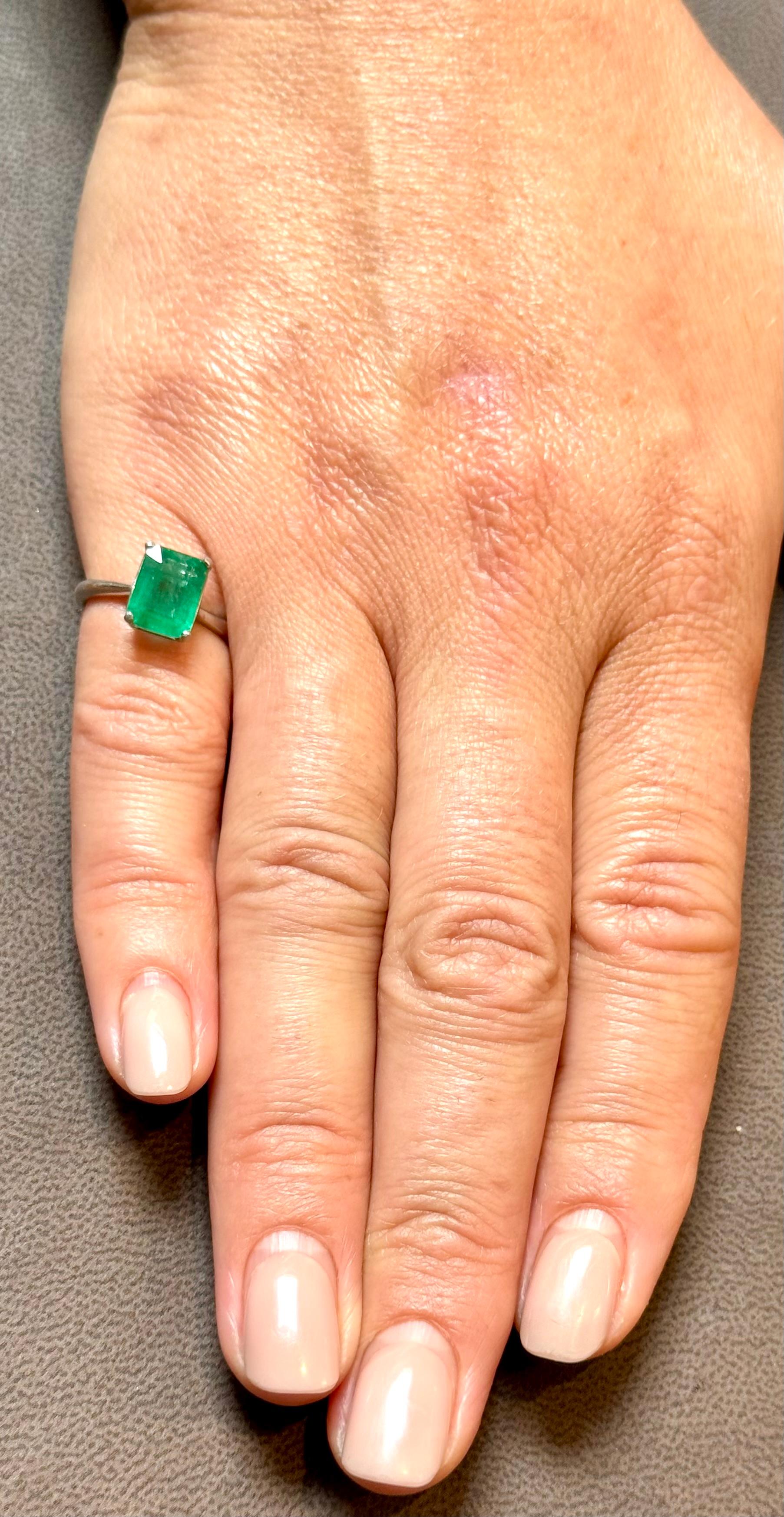 Natural 2.2 Carat Emerald Cut Zambian Emerald Ring in Platinum, Estate, Size 5.5 For Sale 8