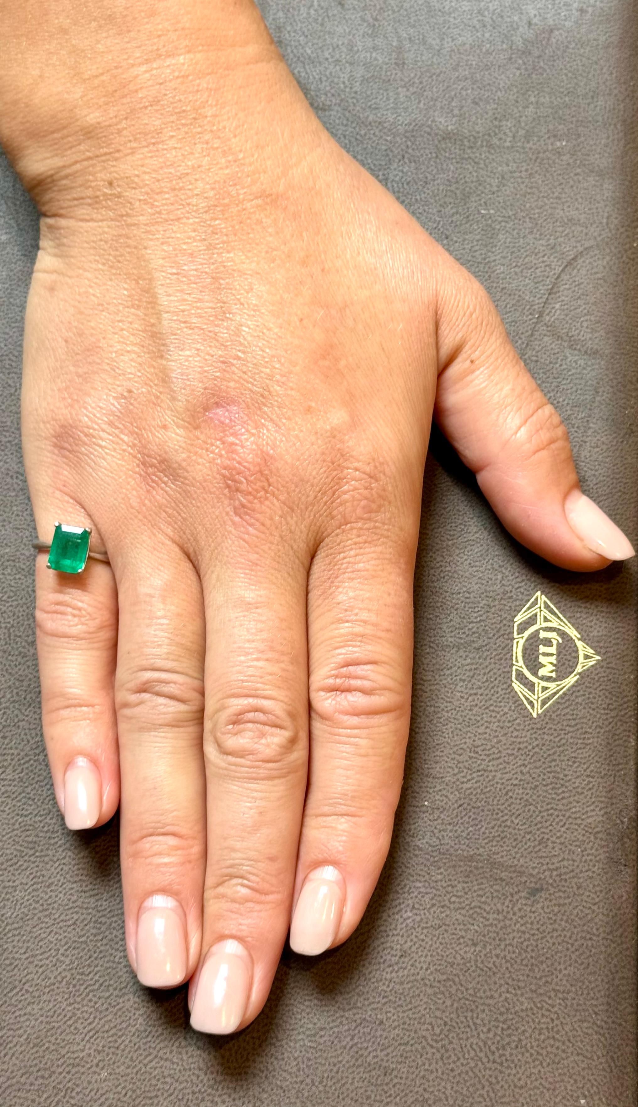 Natural 2.2 Carat Emerald Cut Zambian Emerald Ring in Platinum, Estate, Size 5.5 For Sale 9