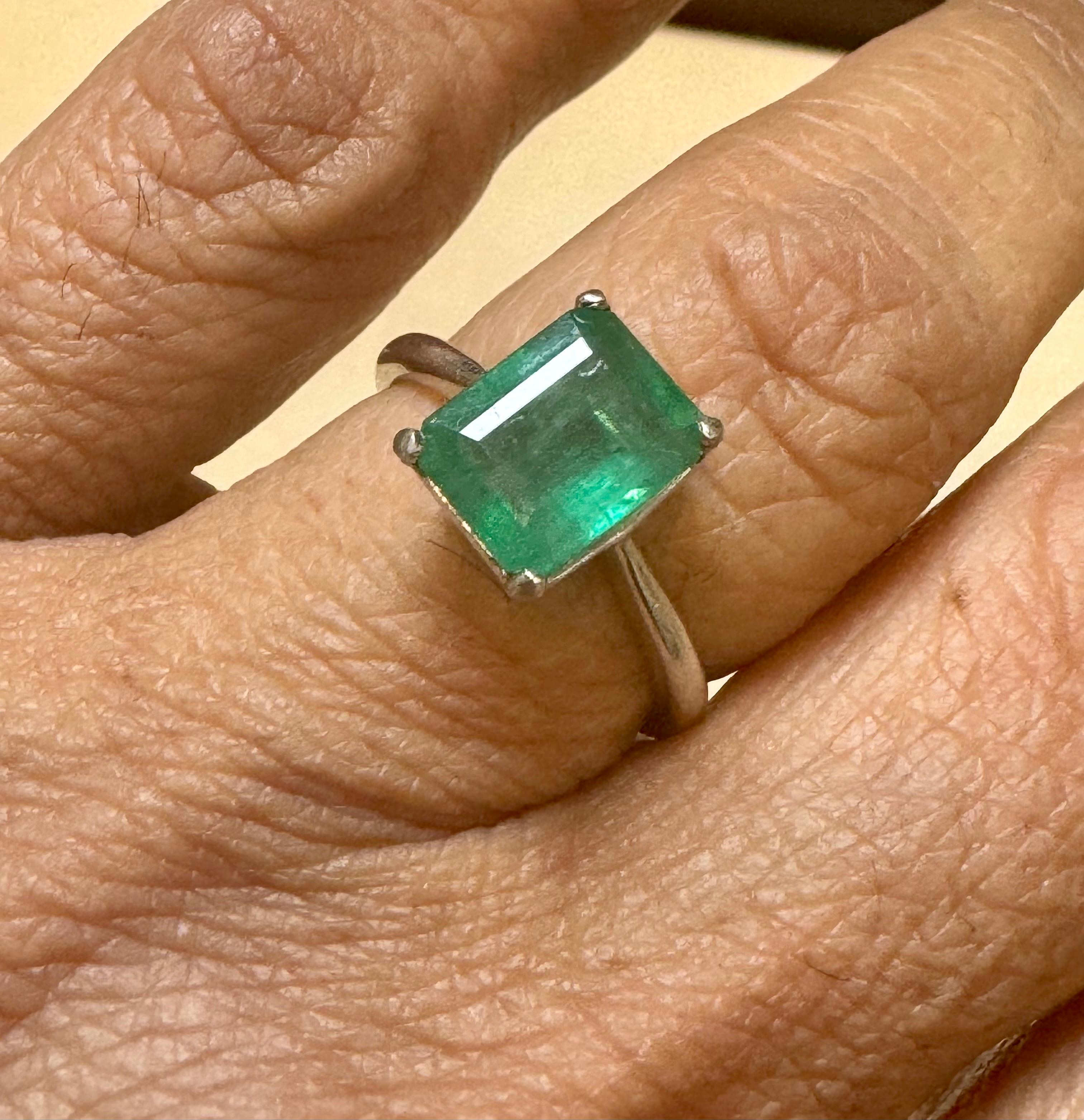Natural 2.2 Carat Emerald Cut Zambian Emerald Ring in Platinum, Estate, Size 5.5
A classic design  ring , Ring Size 5.5 , Very affordable
Approximately 2.2 Carat  Emerald Cut Emerald Absolutely gorgeous emerald , Very desirable color .
Origin