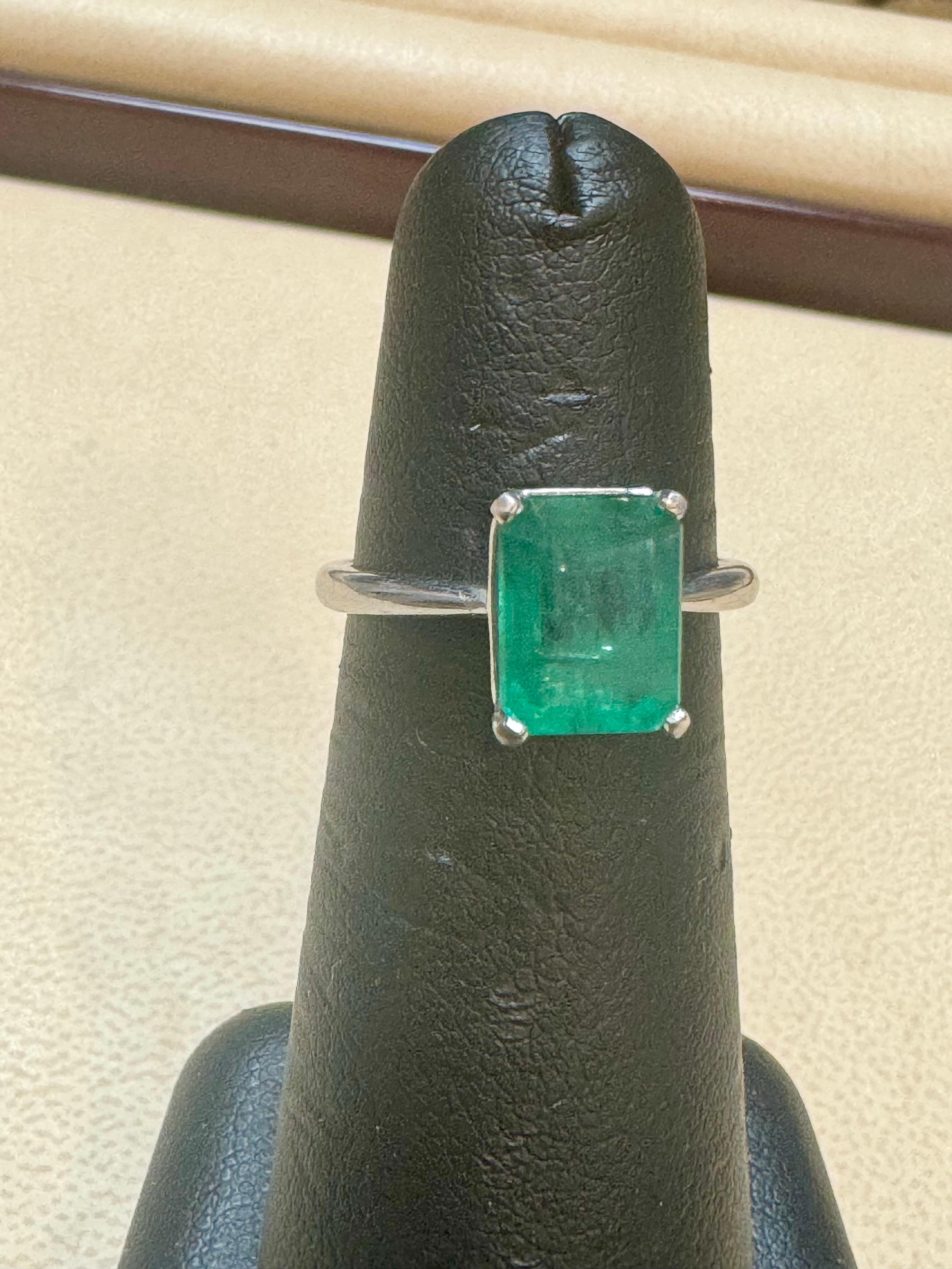 Natural 2.2 Carat Emerald Cut Zambian Emerald Ring in Platinum, Estate, Size 5.5 In Excellent Condition For Sale In New York, NY