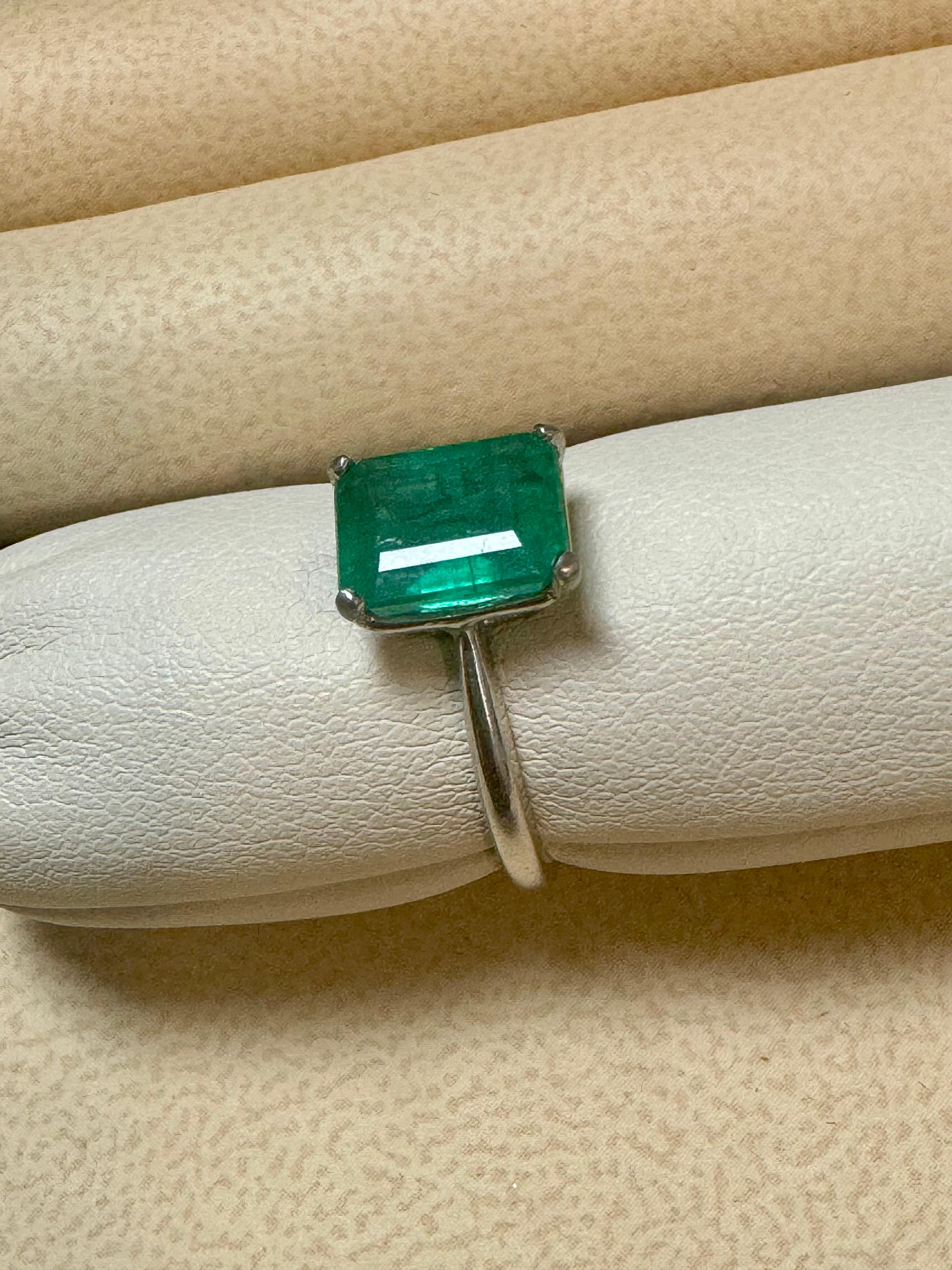 Women's Natural 2.2 Carat Emerald Cut Zambian Emerald Ring in Platinum, Estate, Size 5.5 For Sale