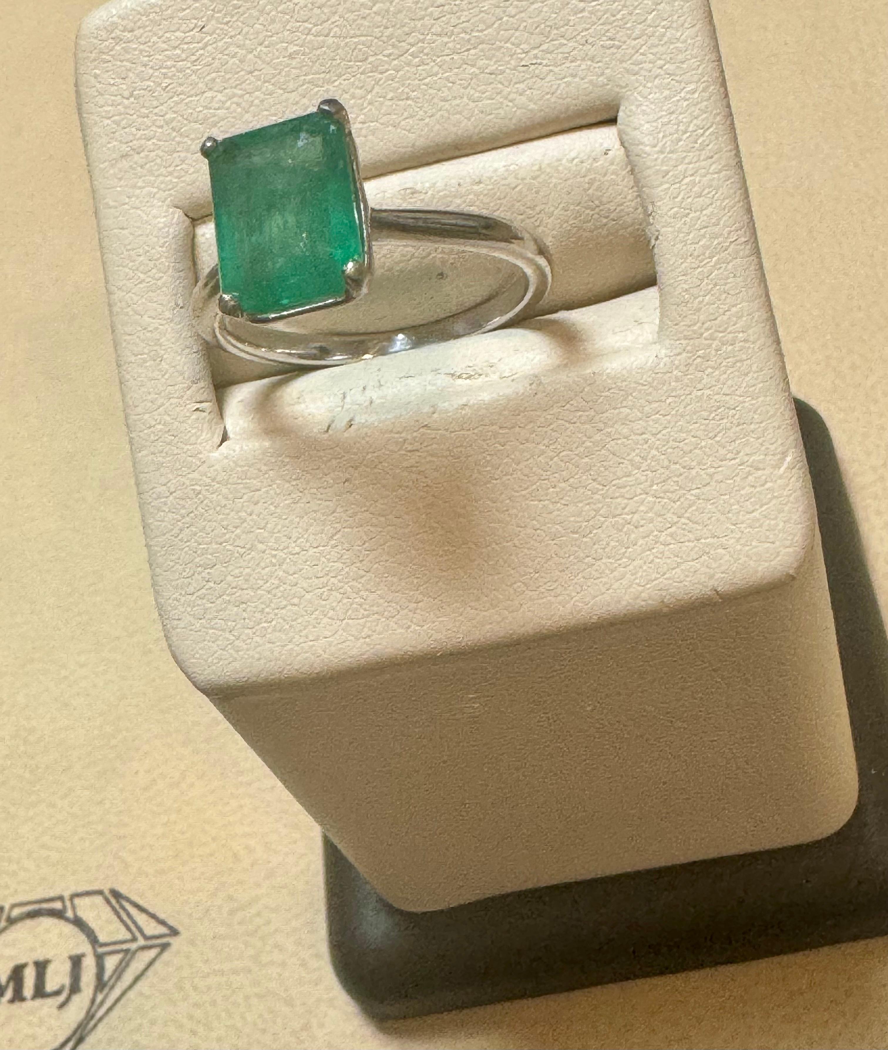 Natural 2.2 Carat Emerald Cut Zambian Emerald Ring in Platinum, Estate, Size 5.5 For Sale 3