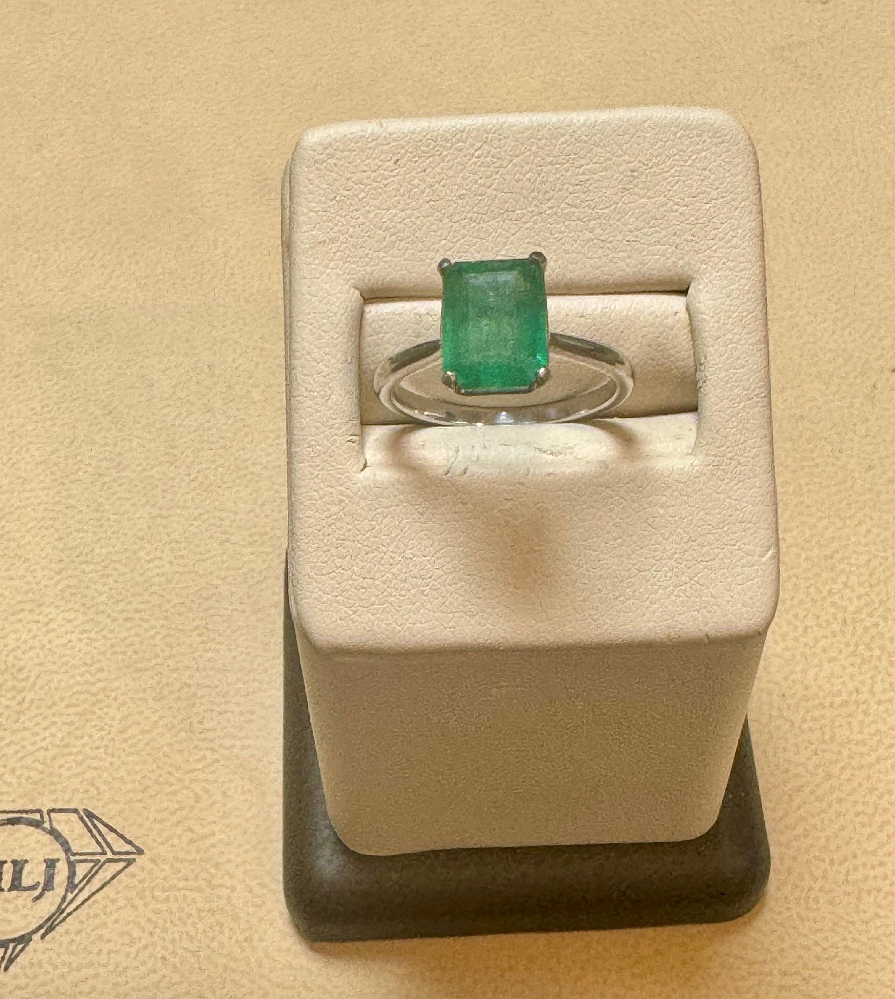 Natural 2.2 Carat Emerald Cut Zambian Emerald Ring in Platinum, Estate, Size 5.5 For Sale 4
