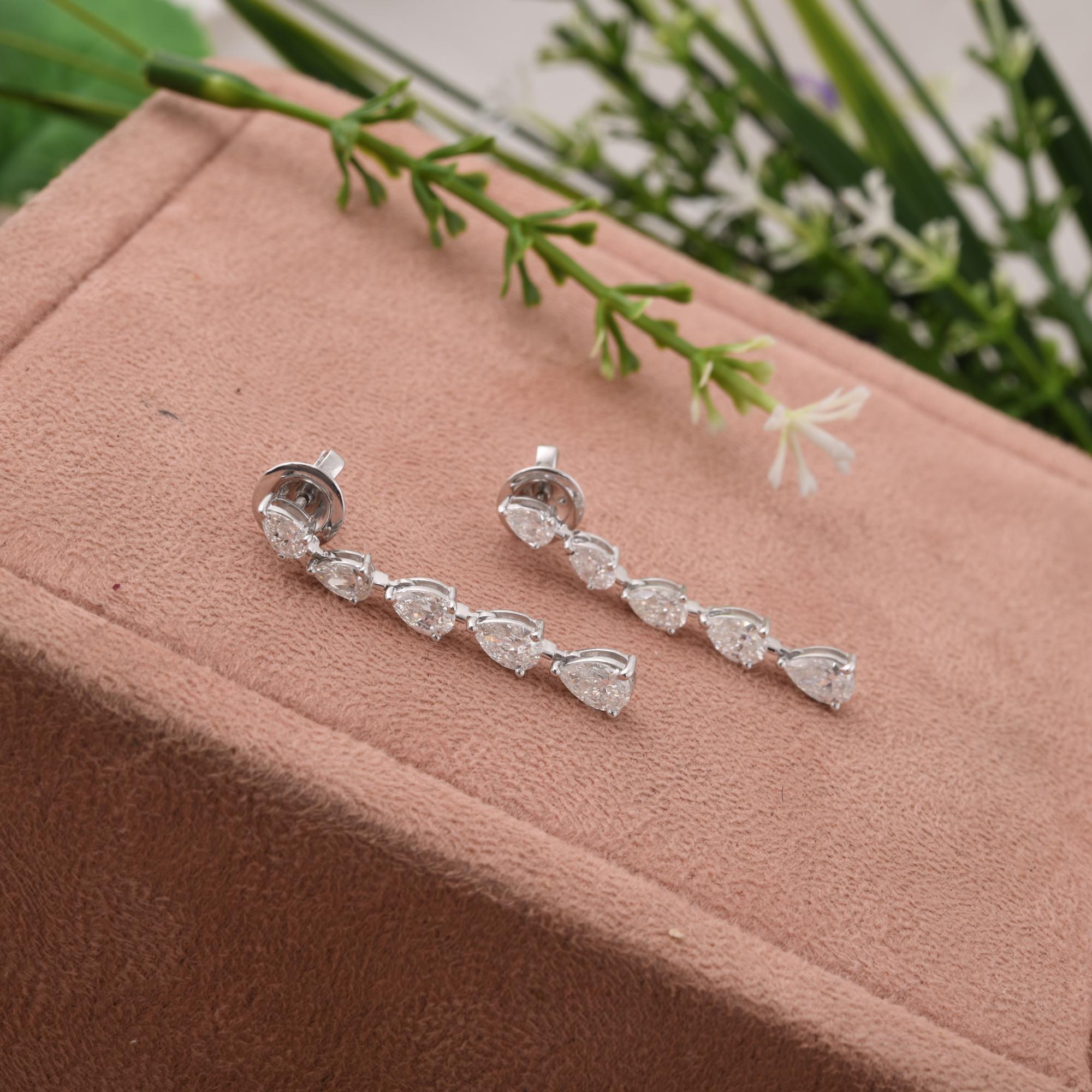 Taglio a goccia Orecchini pendenti con diamante naturale a pera da 2,23 carati in oro bianco 18 carati Gioielli di pregio in vendita