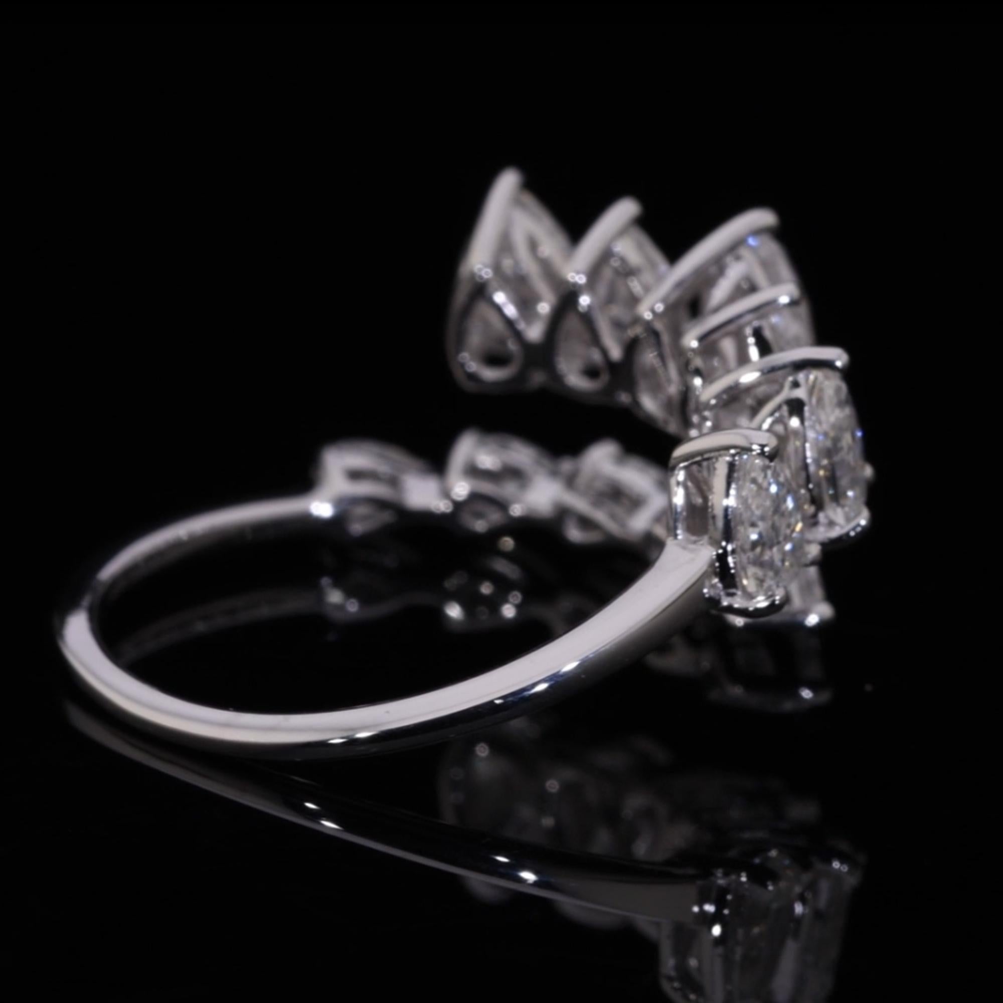 En vente :  Nature 2.24 Carat SI Clarity HI Color Pear Diamond Ring 18 Karat White Gold 5