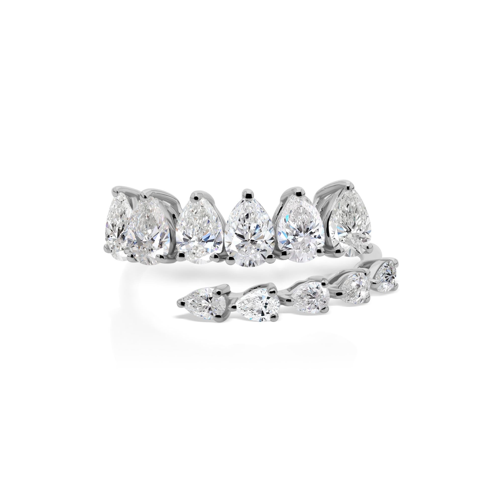 En vente :  Nature 2.24 Carat SI Clarity HI Color Pear Diamond Ring 18 Karat White Gold 7