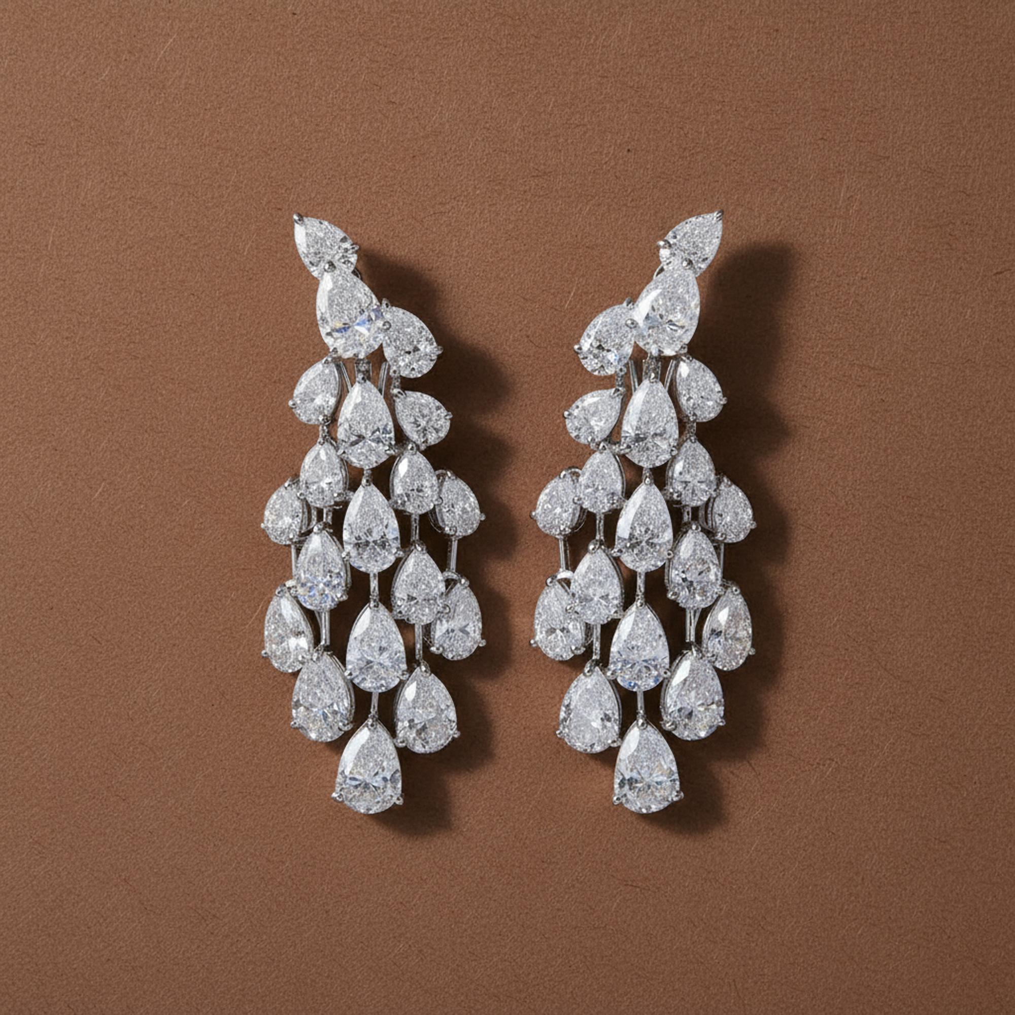 Natürliche 22,43 Karat SI Reinheit HI Farbe Diamant Ohrringe 18 Karat Weißgold im Zustand „Neu“ im Angebot in Diera, Dubai