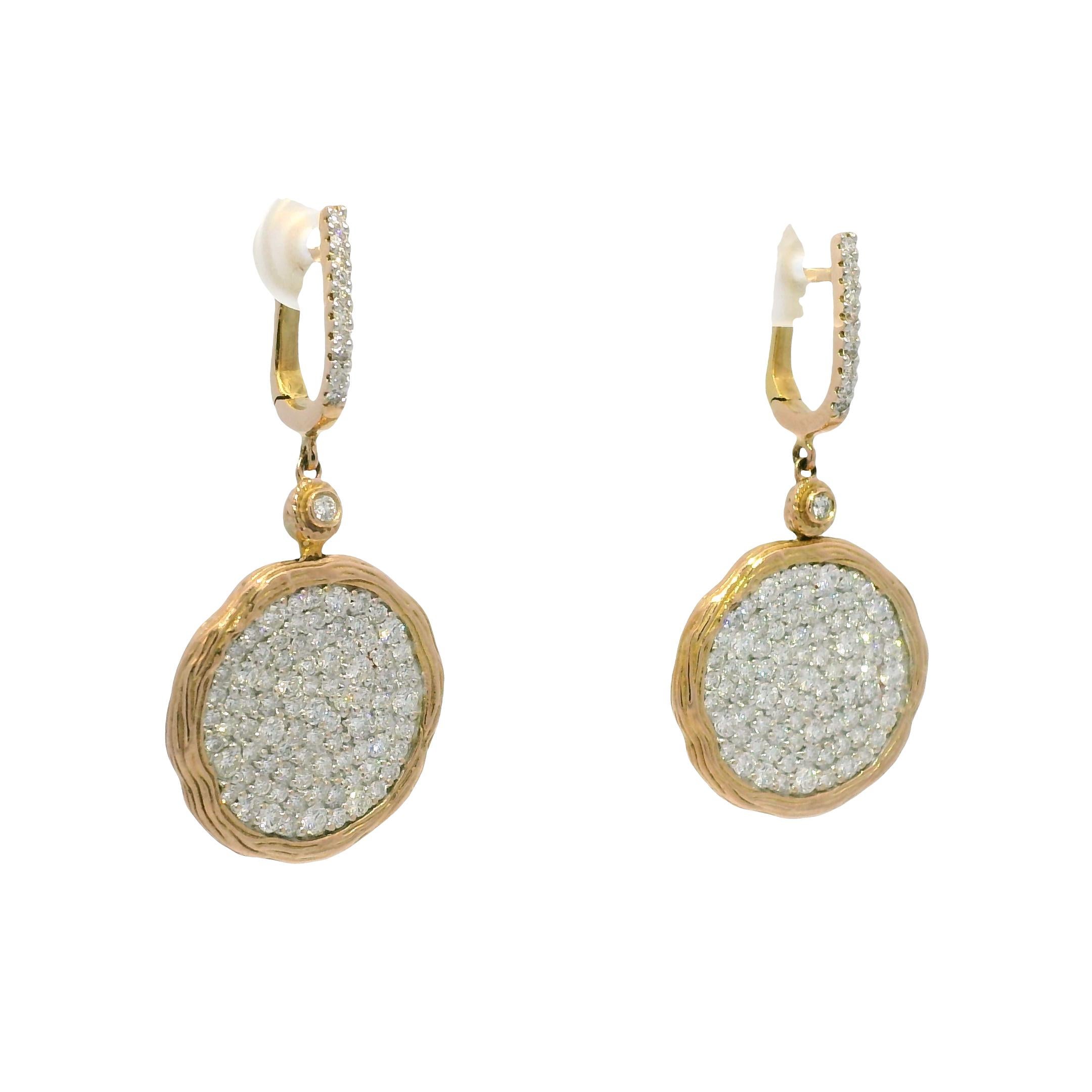 Orecchini a disco strutturati con diamanti naturali da 2,25 carati Pave 14 carati In magazzino In condizioni ottime in vendita a Boca Raton, FL