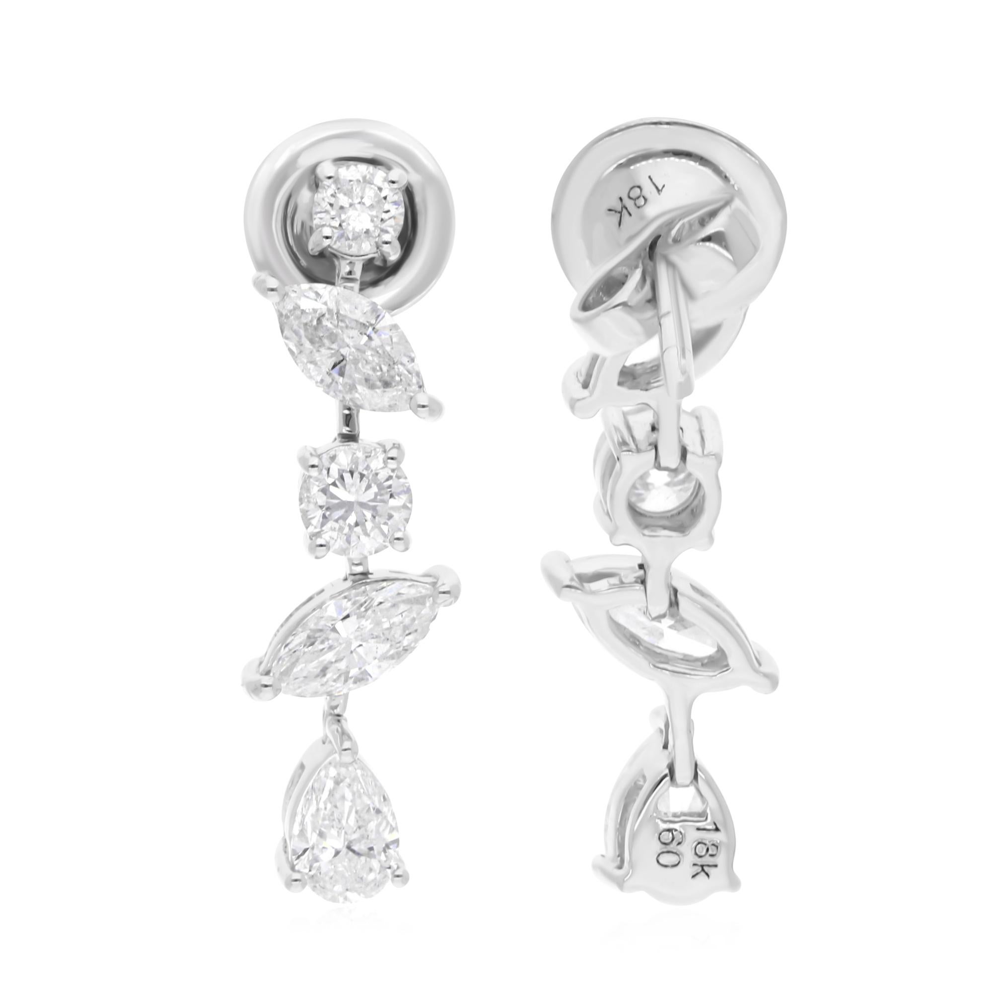 Realizzati in oro a 18 carati, questi squisiti orecchini sono impreziositi da 2,25 carati di diamanti scintillanti.

Segui la vetrina di Spectrum Jewels per vedere le ultime collezioni e i pezzi esclusivi. Spectrum Jewels è orgoglioso di essere