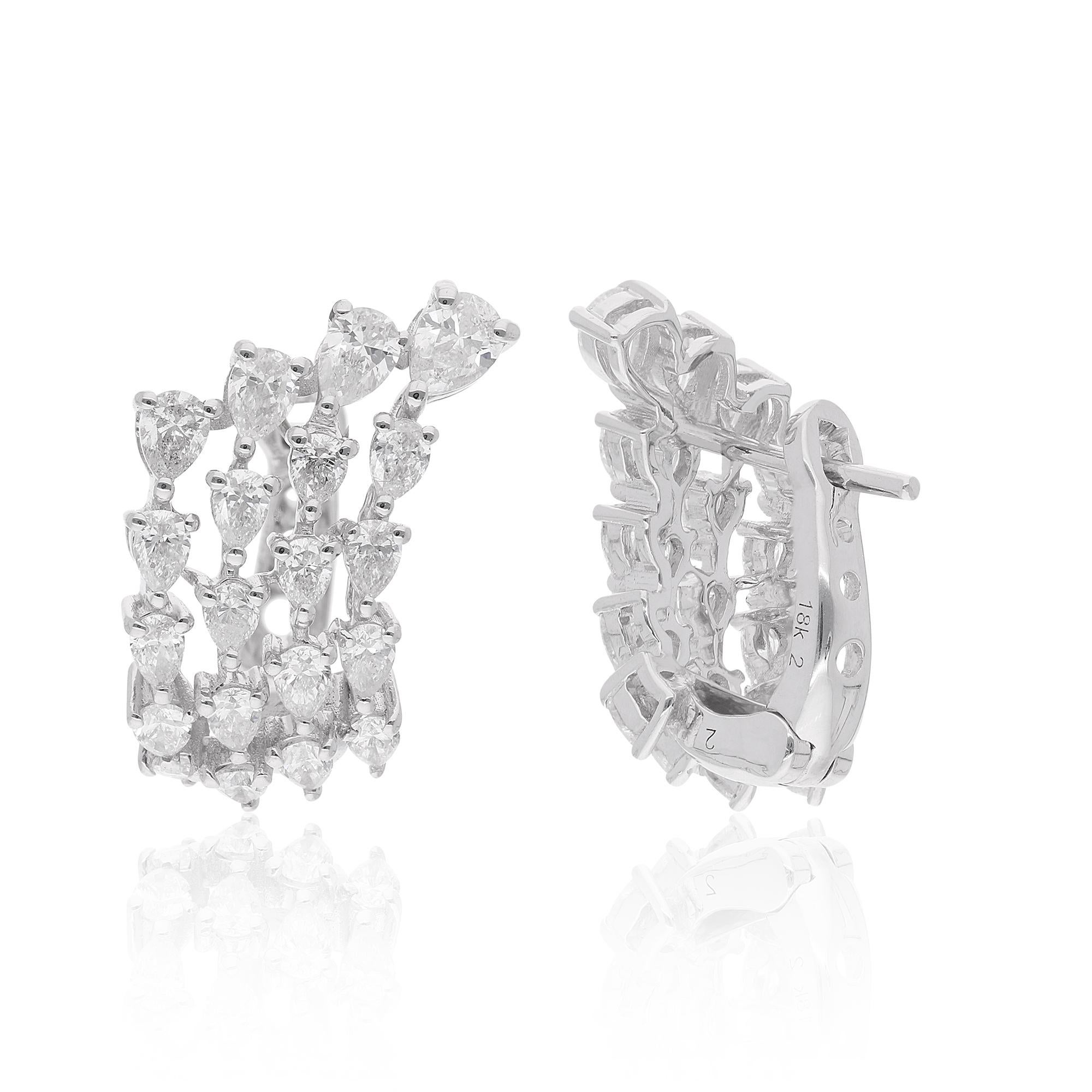Coulées dans de l'or 14 carats, ces boucles d'oreilles exquises sont serties de 2,26 carats de diamants étincelants.

Suivez la vitrine de Spectrum Jewels pour découvrir la dernière collection et les pièces exclusives. Spectrum Jewels est fièrement