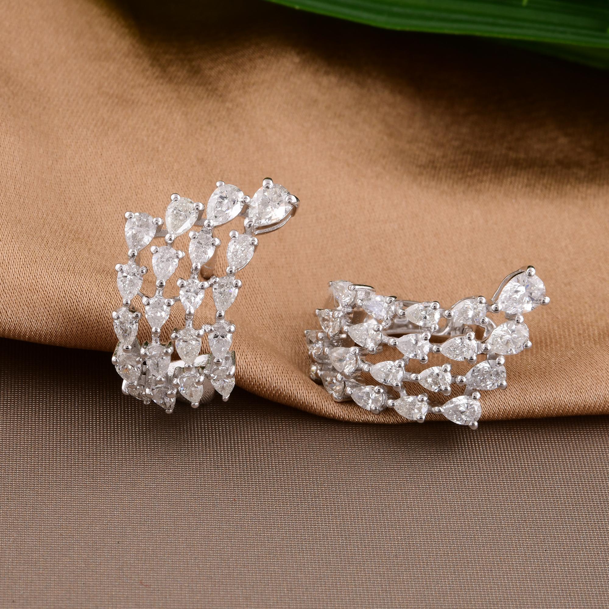 Moderne Boucles d'oreilles à levier en or blanc 14 carats avec diamants naturels en forme de poire de 2,26 carats en vente