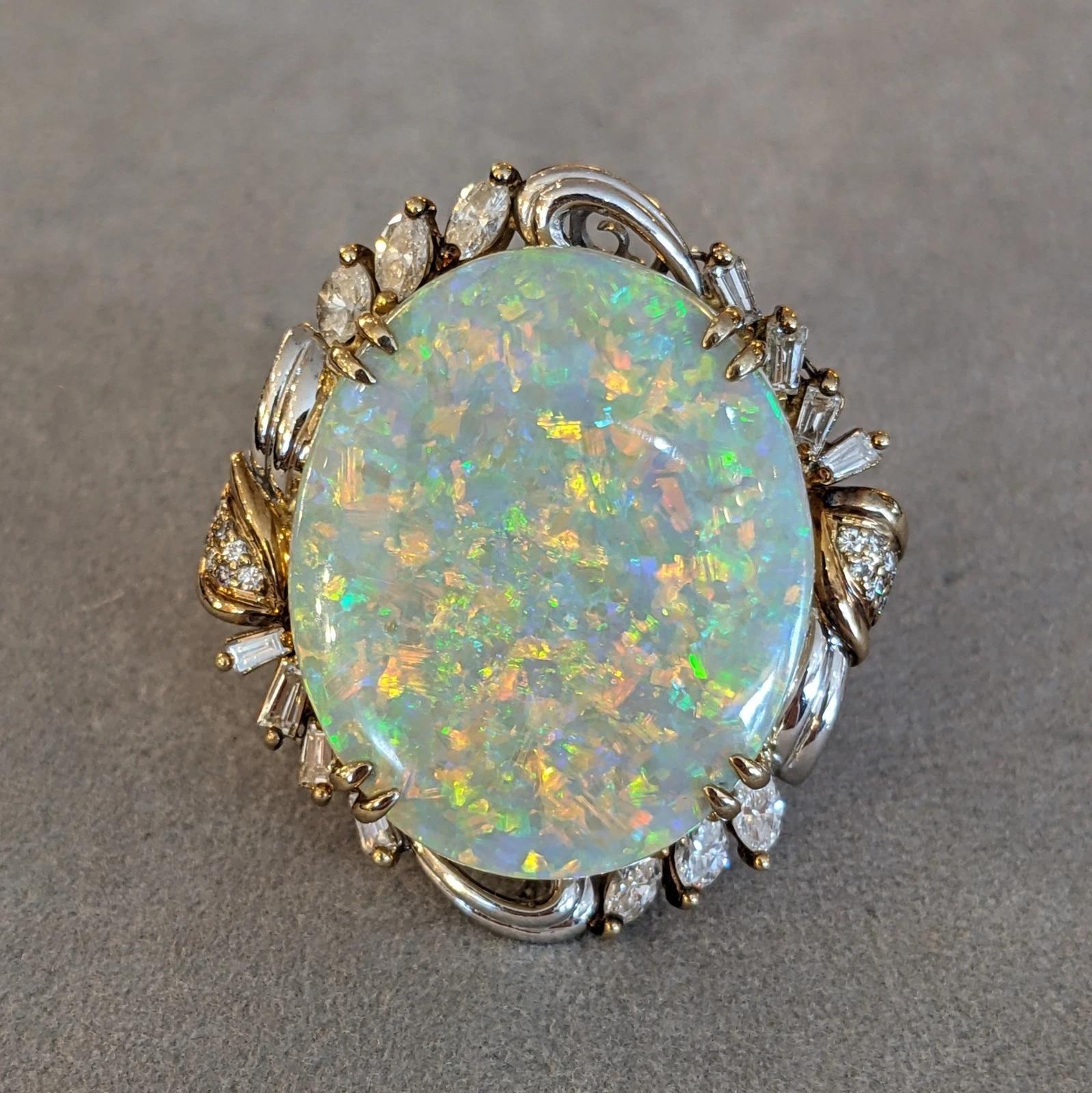 Bague en platine et or jaune 18k avec opale naturelle de 22,69 ct et diamant Excellent état - En vente à La Jolla, CA