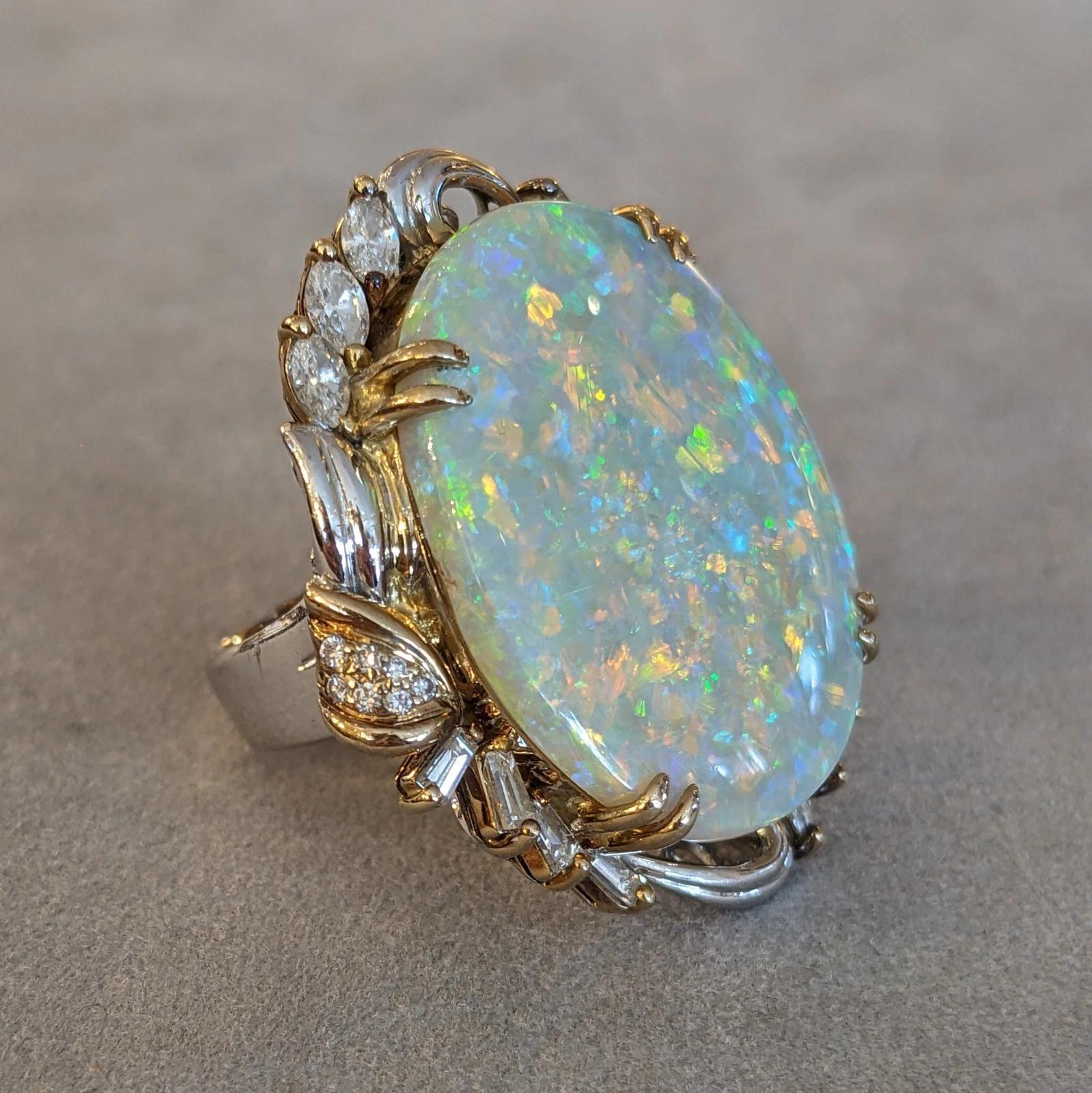 Bague en platine et or jaune 18k avec opale naturelle de 22,69 ct et diamant Pour femmes en vente
