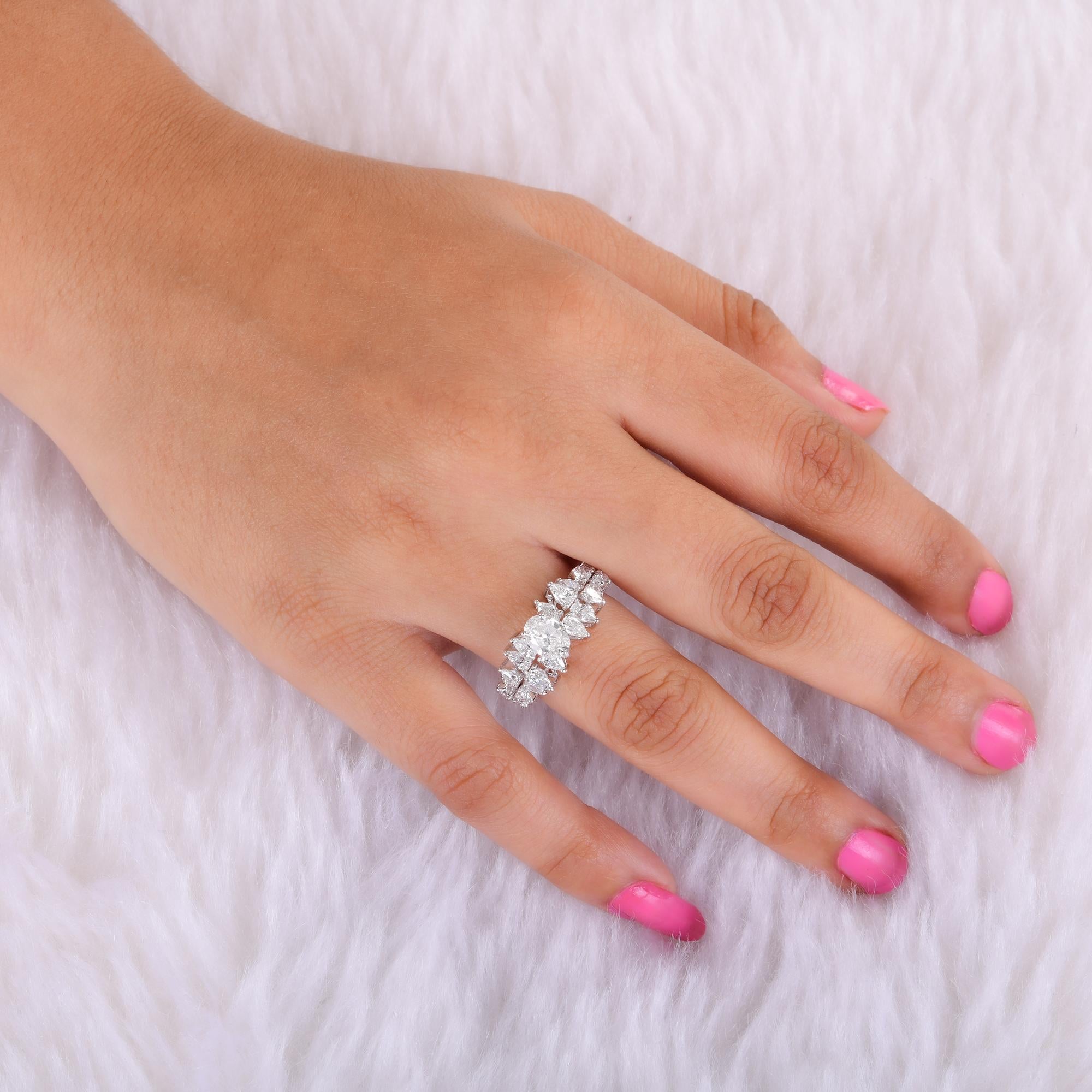 Bague promesse en or blanc 18 carats, diamant ovale et poire de 2,27 carats Neuf - En vente à Diera, Dubai
