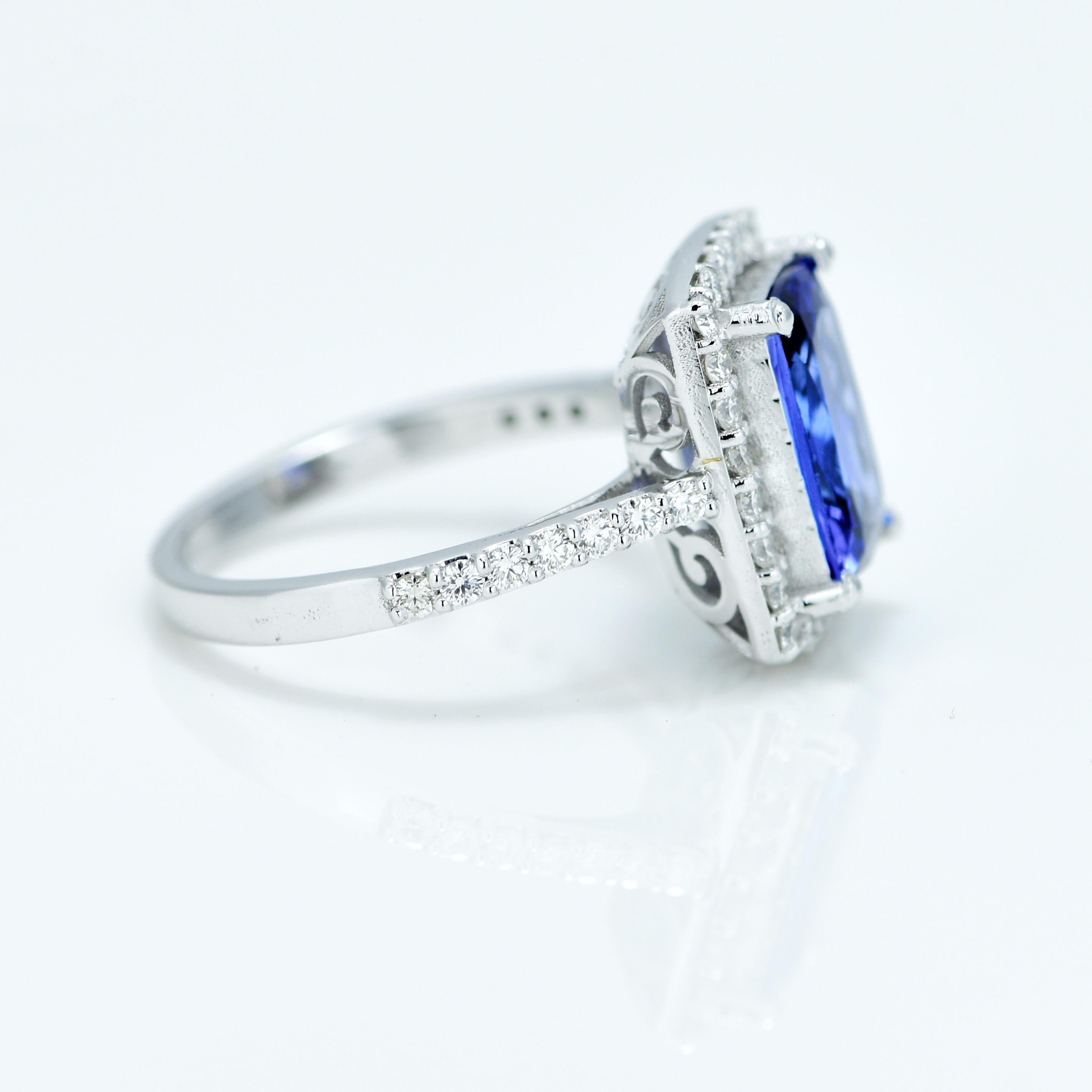 Natural 2.32 Carat Tanzanite and Diamond Ring In New Condition For Sale In Vadgam, IN