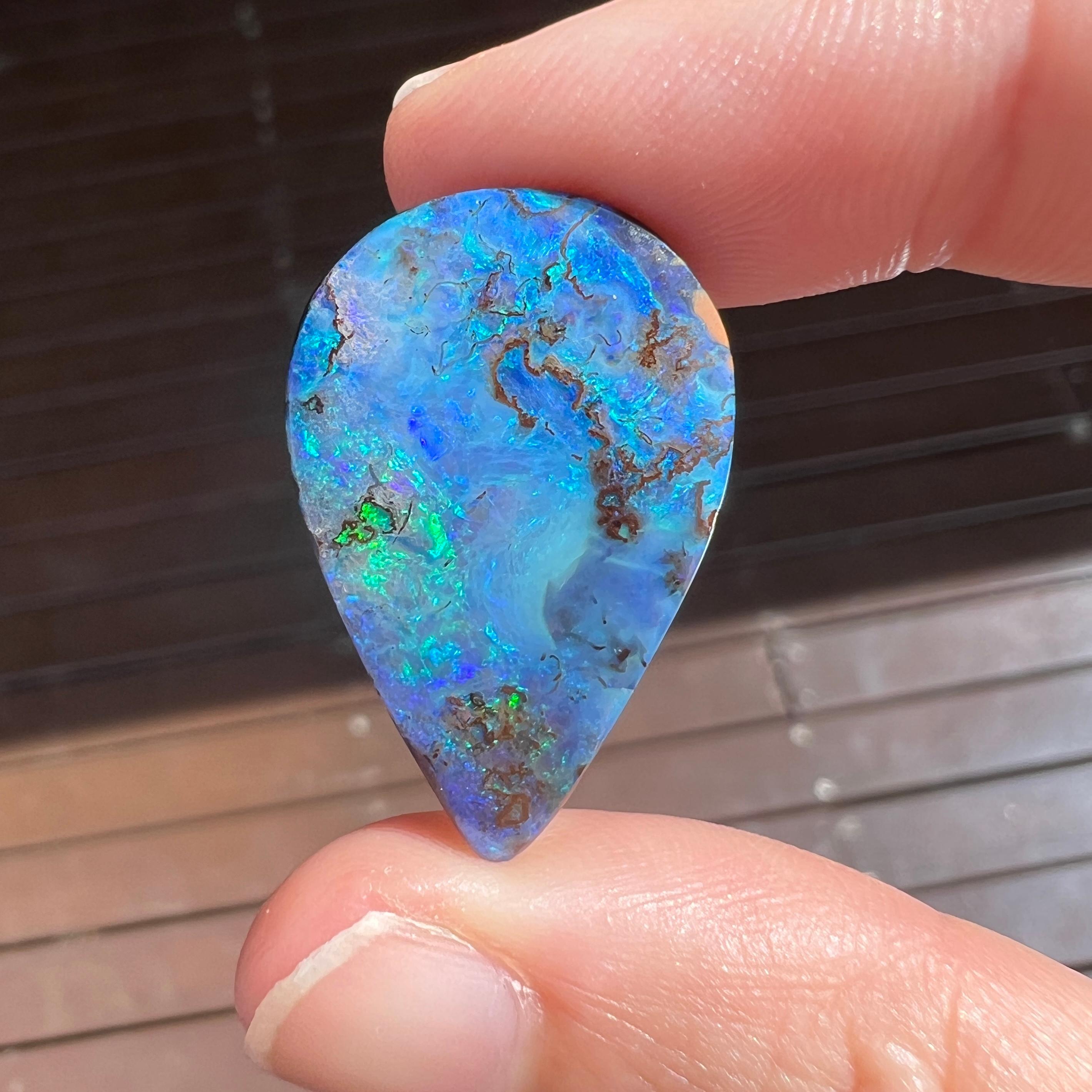Natural 23.20 Ct large teardrop boulder opal mined by Sue Cooper In New Condition For Sale In BELCONNEN, ACT