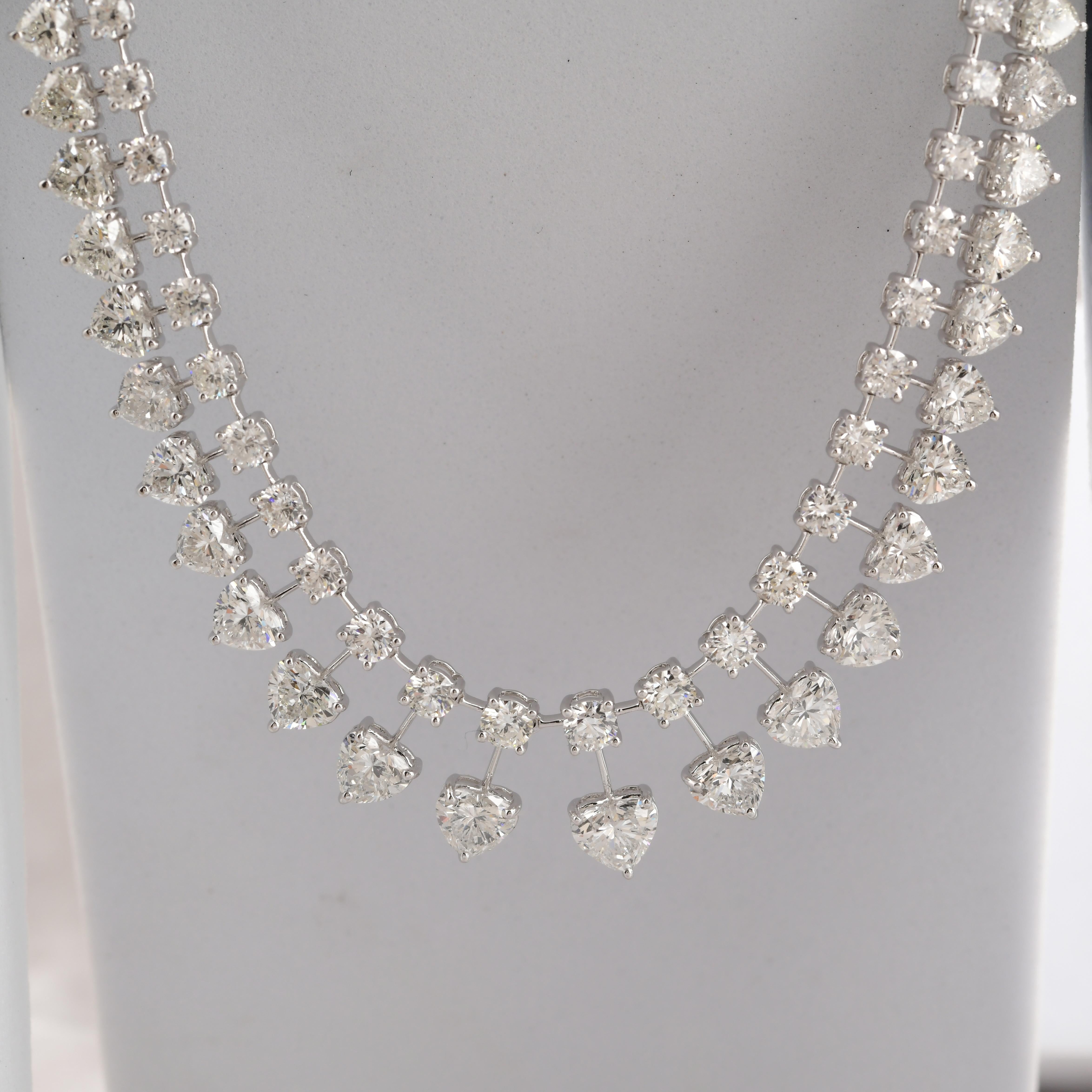 Nature 23.26 Carat SI/H Heart Round Shape Diamond Necklace Or blanc 18 Karat Pour femmes en vente