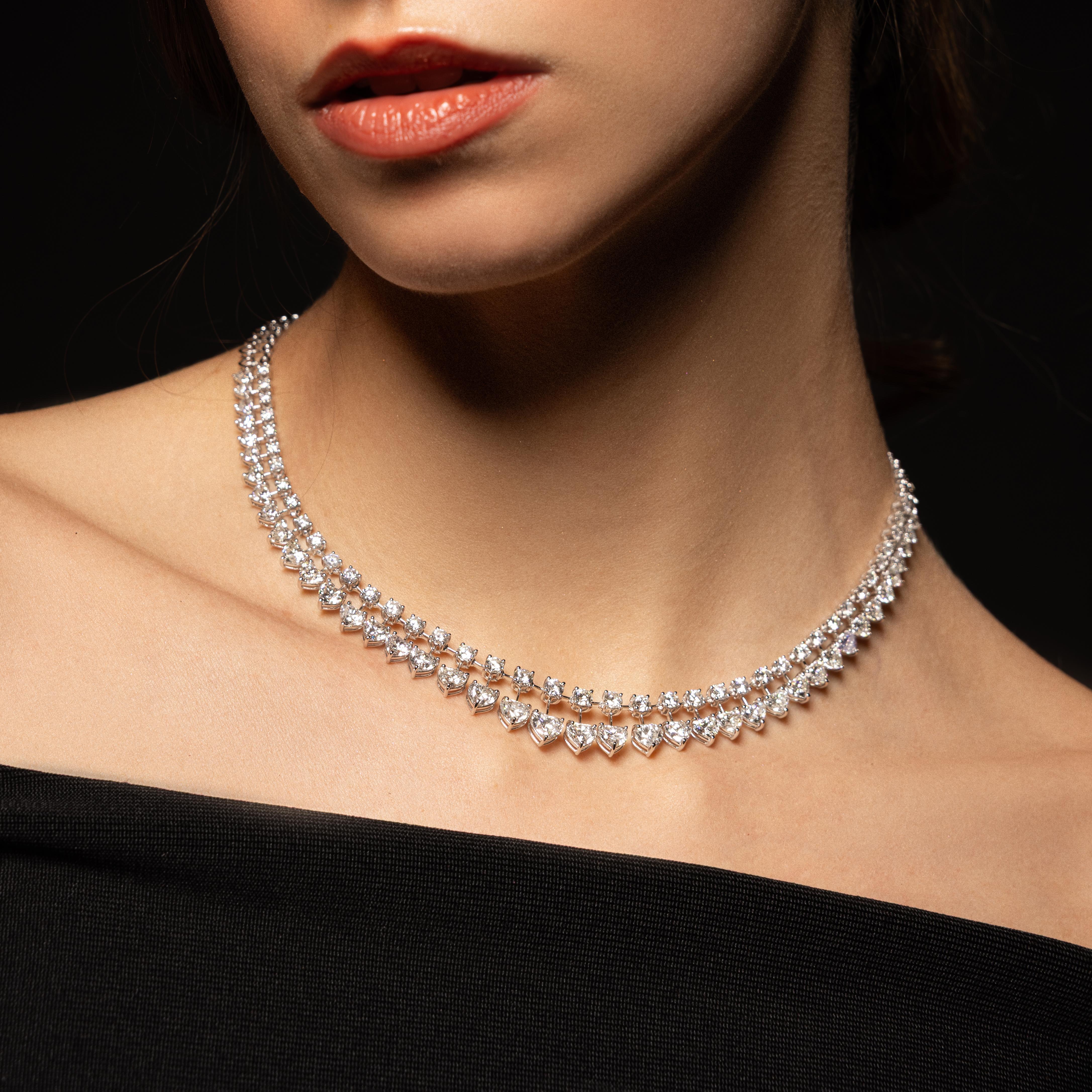 Nature 23.26 Carat SI/H Heart Round Shape Diamond Necklace Or blanc 18 Karat en vente 1