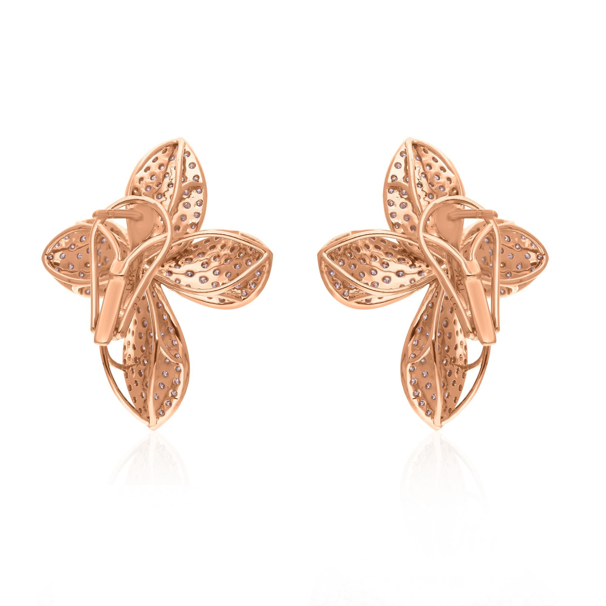 Orecchini a fiore con diamante naturale da 2,35 carati Gioielli fatti a mano in oro rosa 18 carati In condizioni Nuovo in vendita a Diera, Dubai