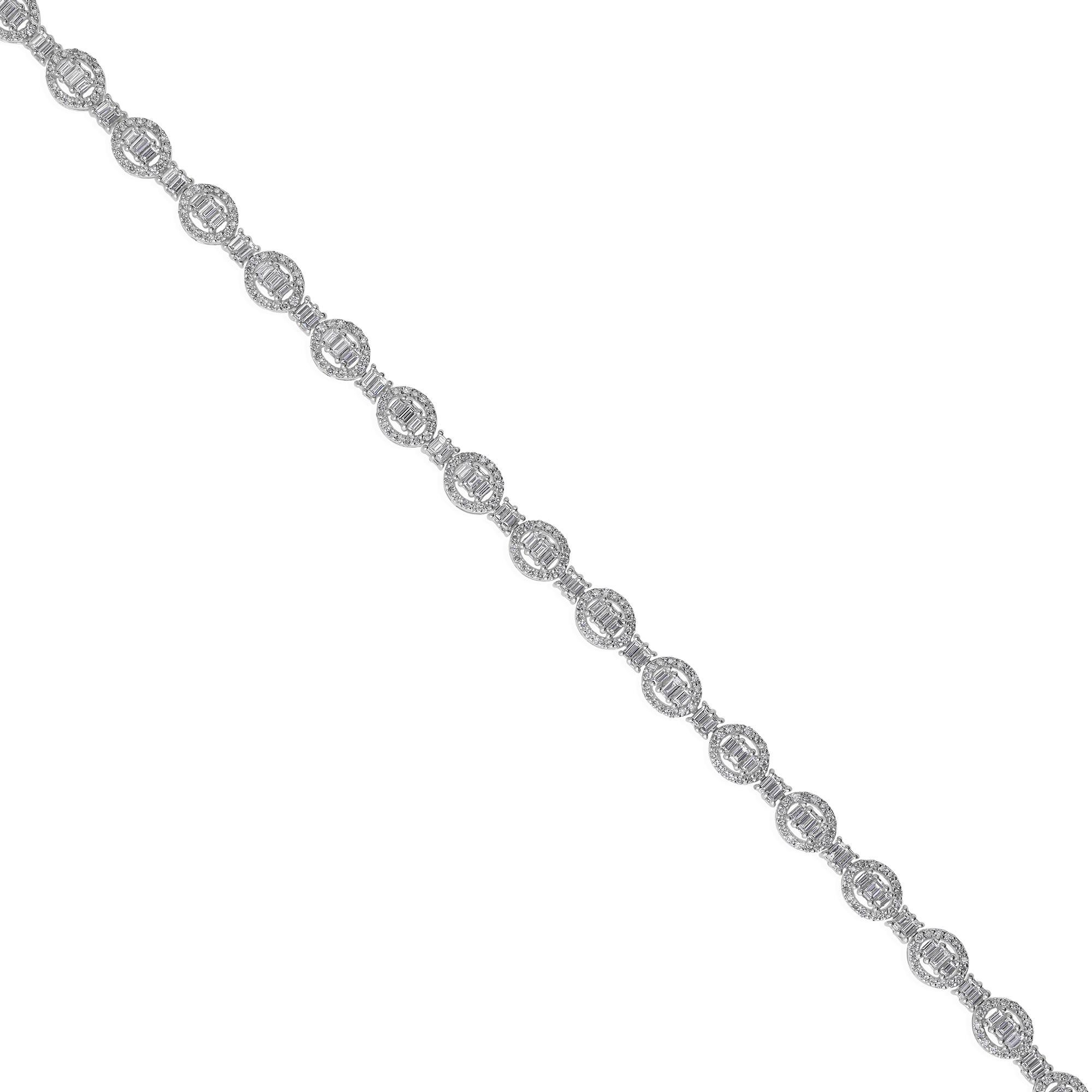 Suivez la vitrine de Spectrum Jewels pour découvrir la dernière collection et les pièces exclusives. Spectrum Jewels est fièrement classé parmi les meilleurs vendeurs sur 1stdibs avec des commentaires clients de 5 étoiles. Tous les articles