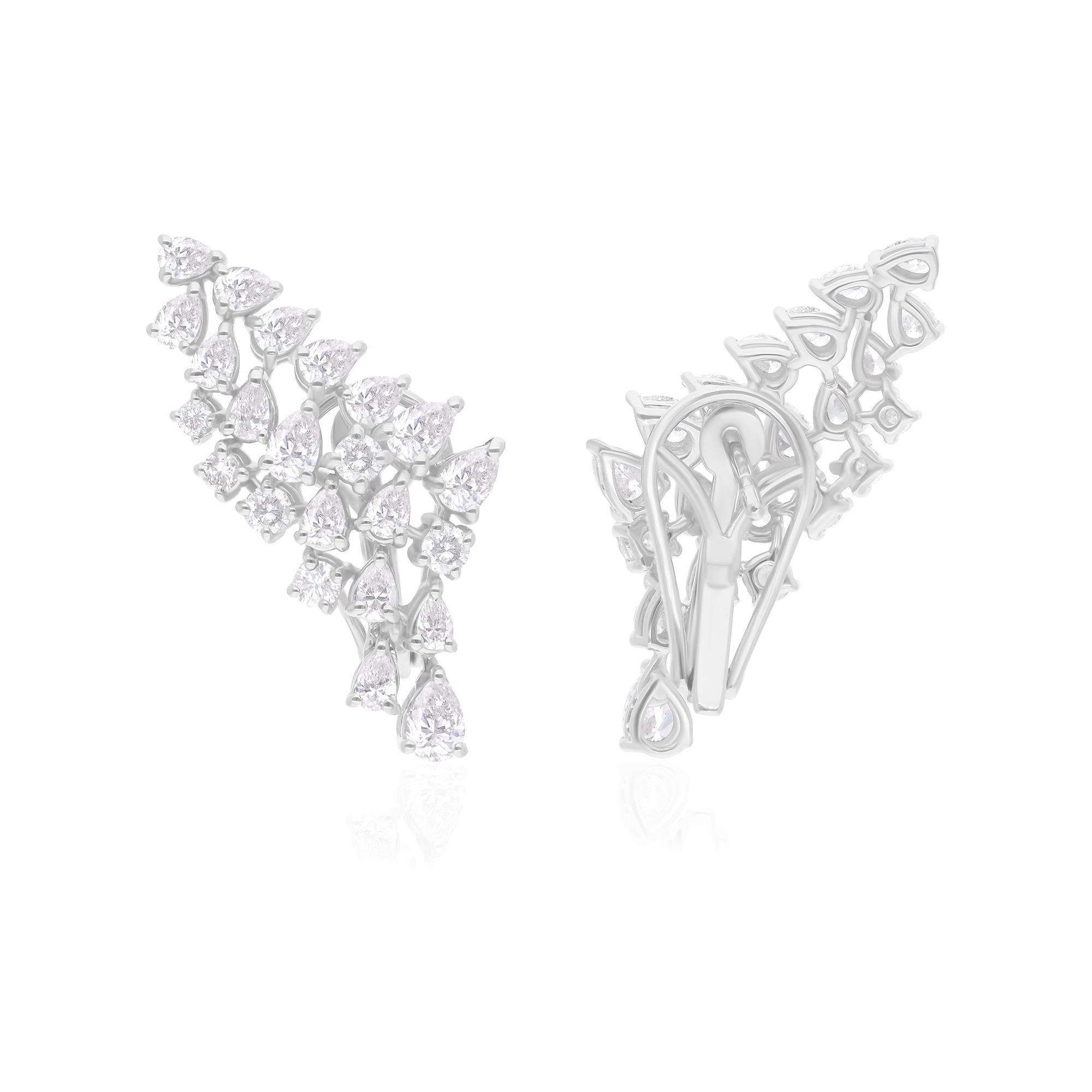 Coulées dans de l'or 14 carats, ces boucles d'oreilles exquises sont serties de 2,44 carats de diamants étincelants.

Suivez la vitrine de Spectrum Jewels pour découvrir la dernière collection et les pièces exclusives. Spectrum Jewels est fièrement