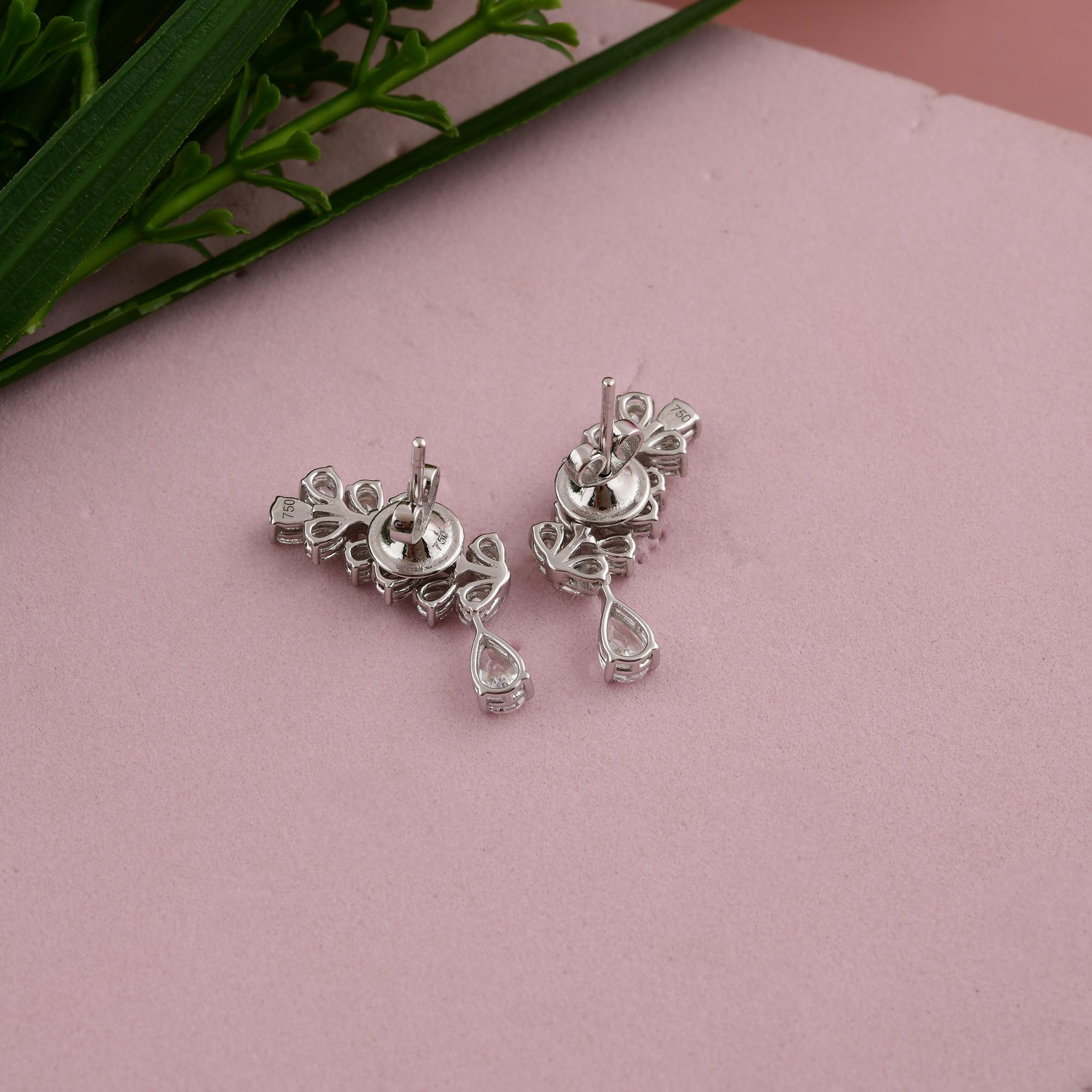 De las mujeres Pendientes de oro blanco de 18 quilates con forma de hoja de diamante natural certificado de 2,46 quilates en venta