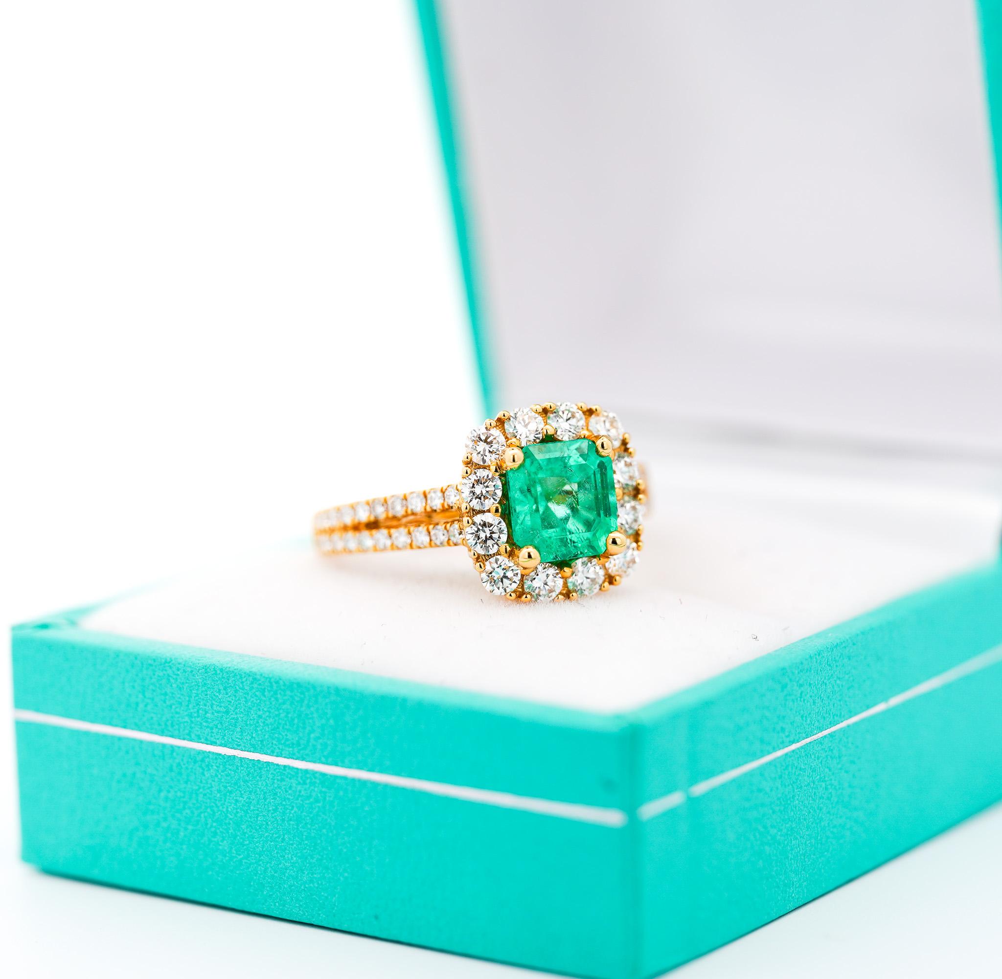 Art Deco Natural 2.48 Carat TW Colombian Emerald & Diamond Halo 2-Row Ring in 18K Gold For Sale
