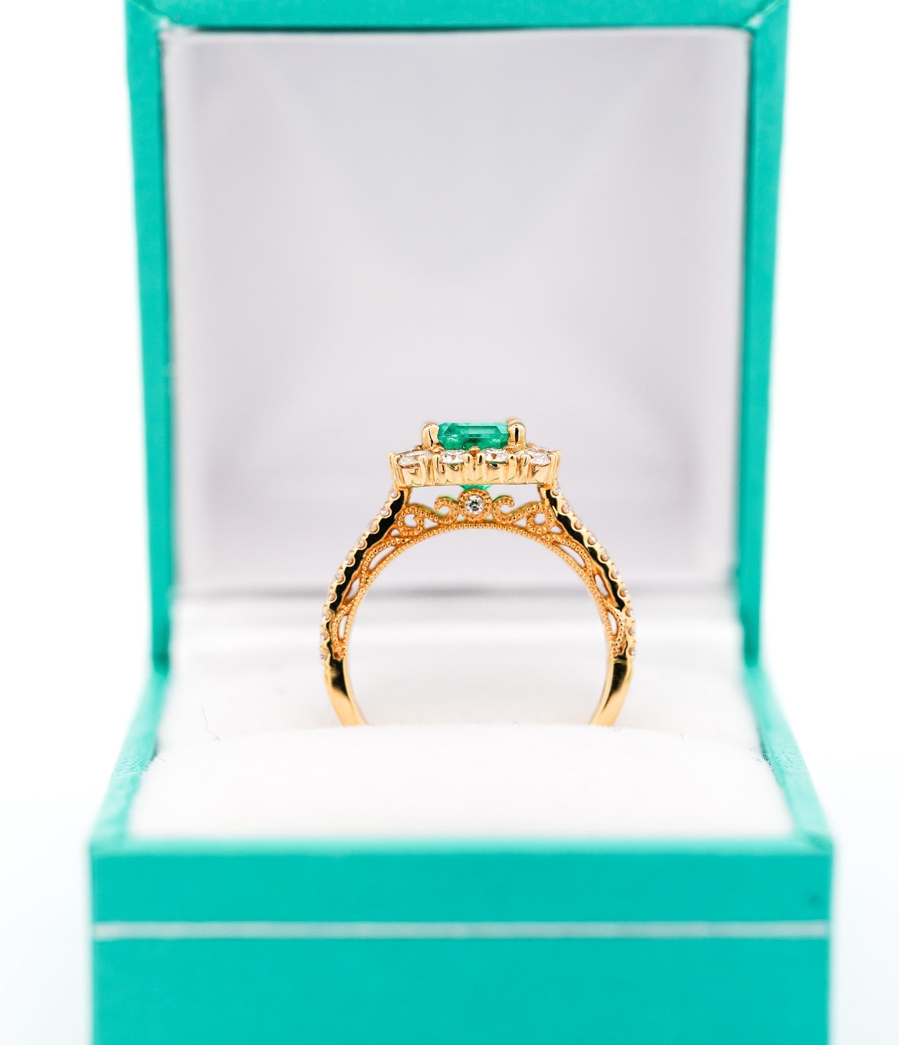 Taille émeraude Nature 2.48 Carat TW Colombian Emerald & Diamond Halo 2-Row Ring in 18K Gold en vente
