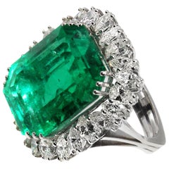 Natural 25 Carat Colombian Emerald Diamond White Gold Ring