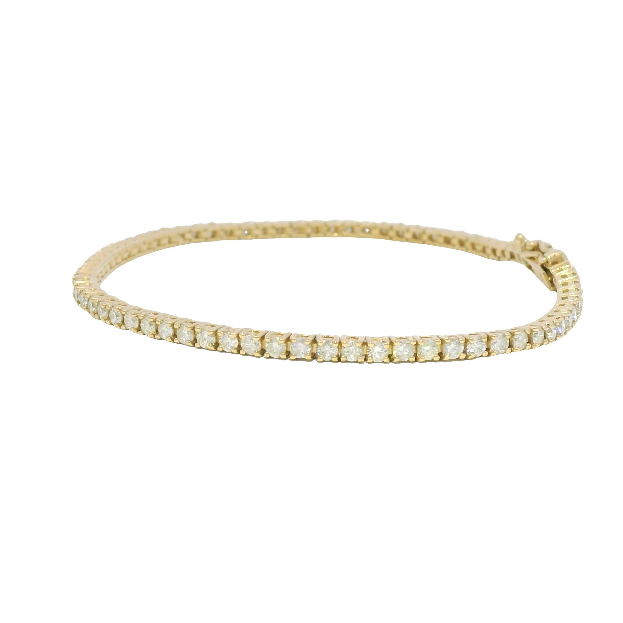 Natural 2.53 Carat Round Brilliant Diamond 14-Karat Tennis Bracelet En Stock en venta 2