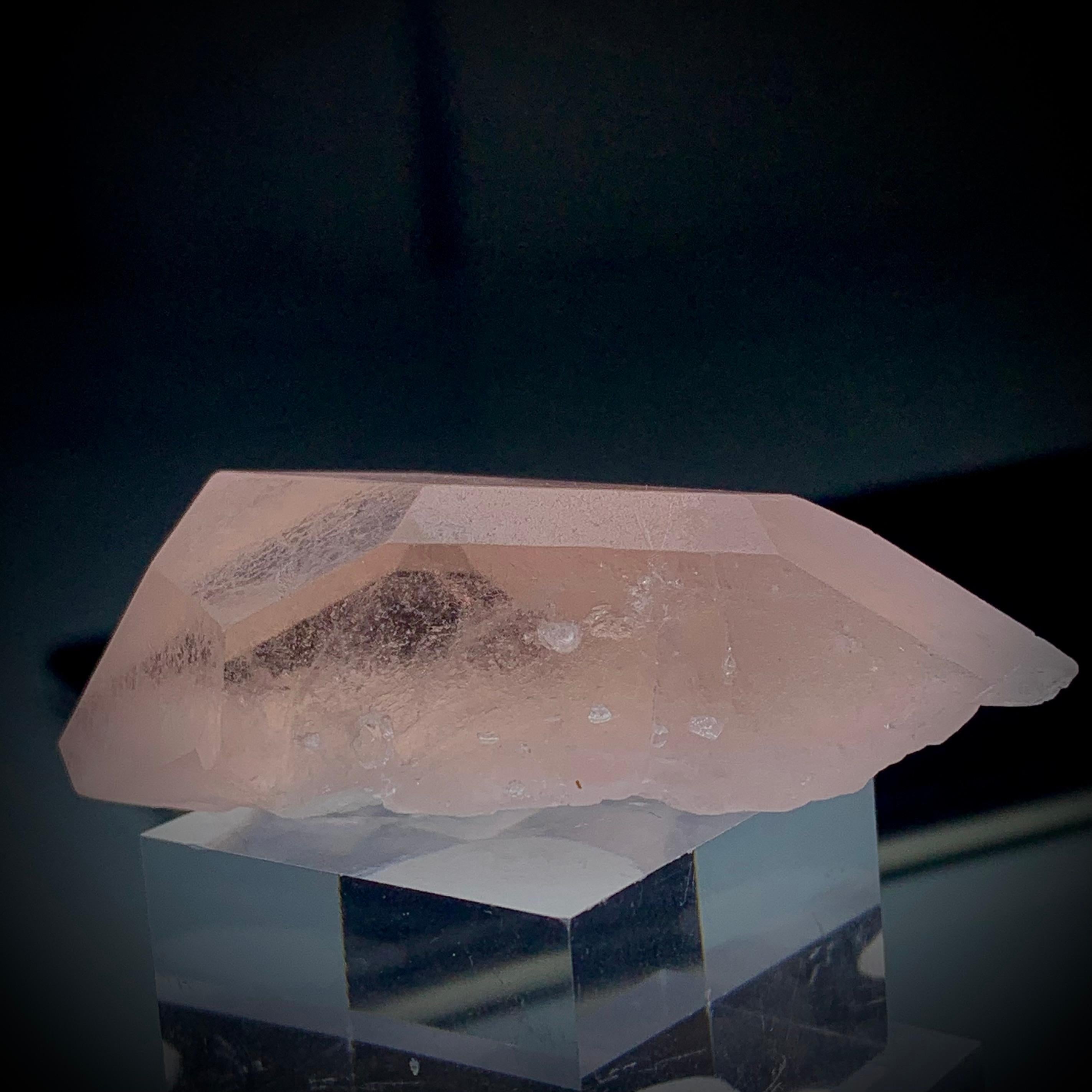 Adam Style Natural 25.50 Gram Stunning Peach Pink Morganite Crystal from Afghanistan For Sale