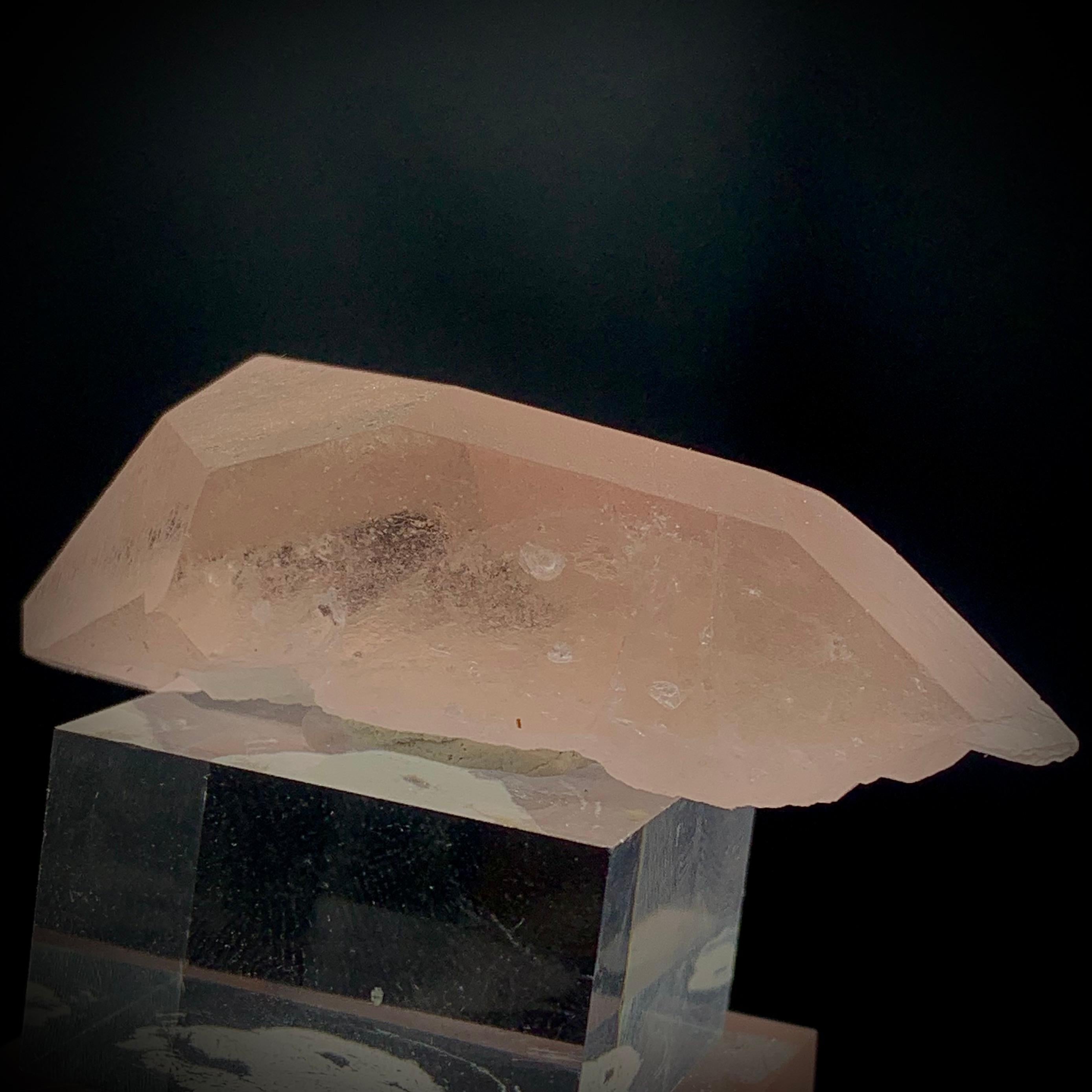 Natural 25.50 Gram Stunning Peach Pink Morganite Crystal from Afghanistan For Sale 1