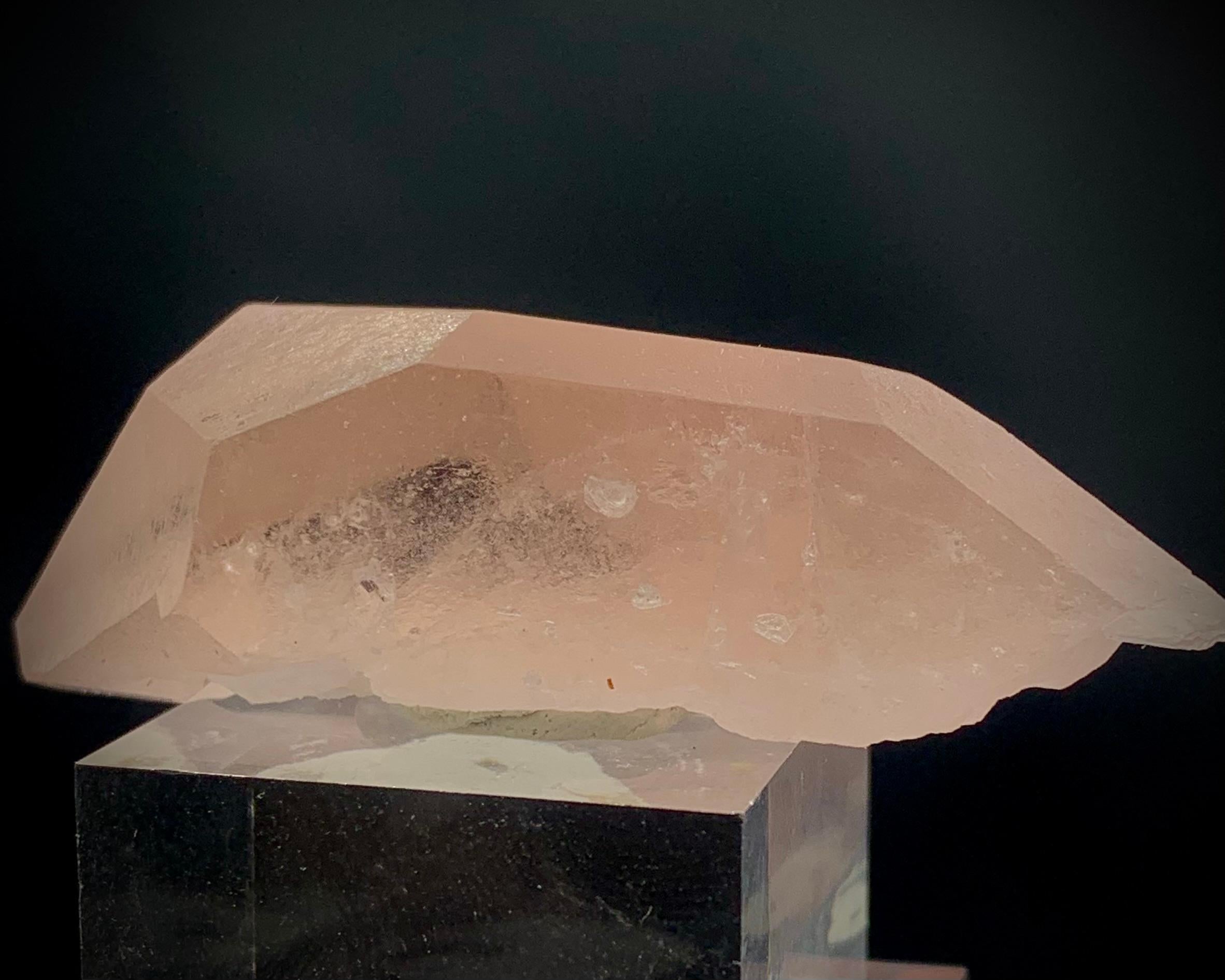 Natural 25.50 Gram Stunning Peach Pink Morganite Crystal from Afghanistan For Sale 3