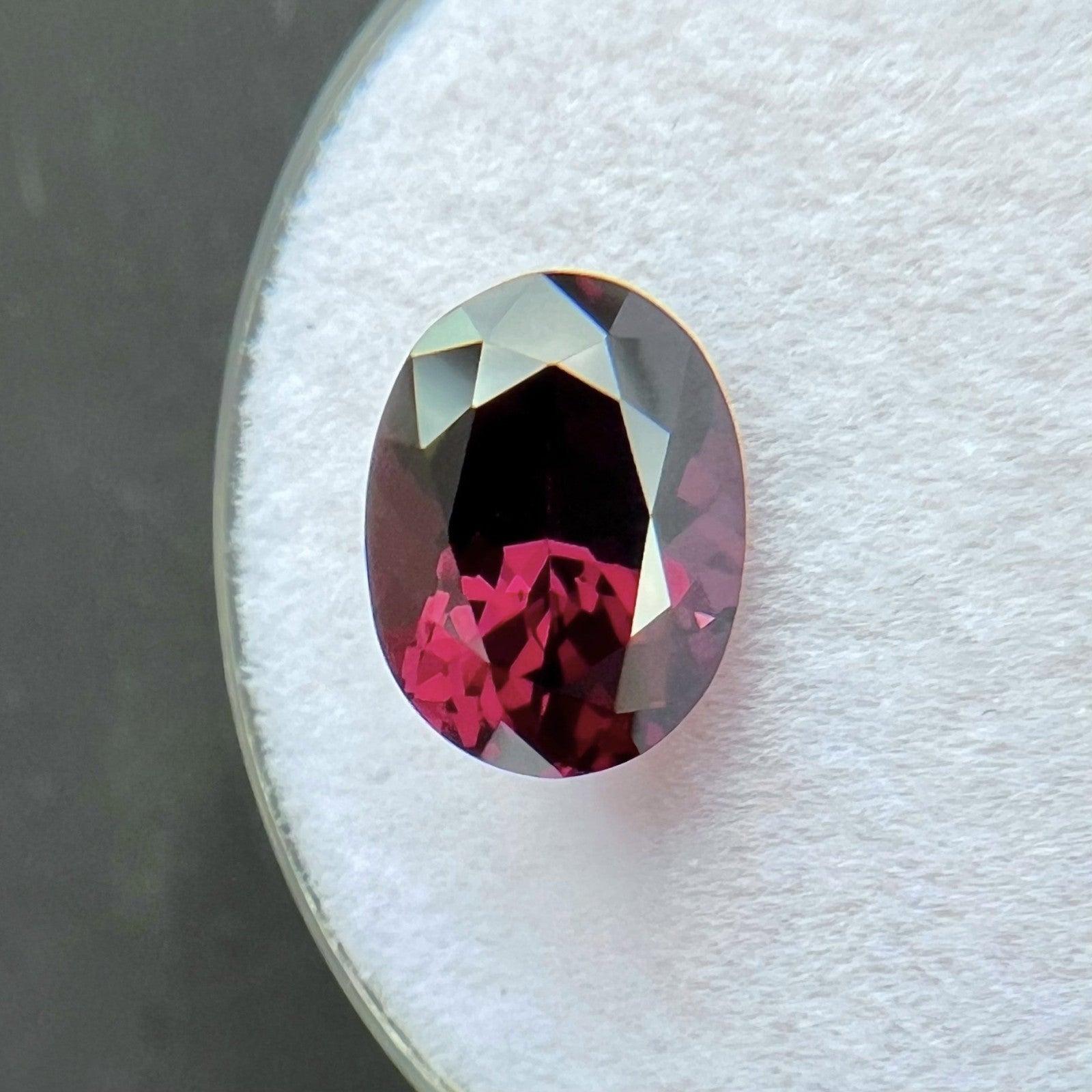 Espinela roja púrpura viva natural de 2,56ct Gema rara de talla oval 9,6x7,1mm VVS Corte oval en venta