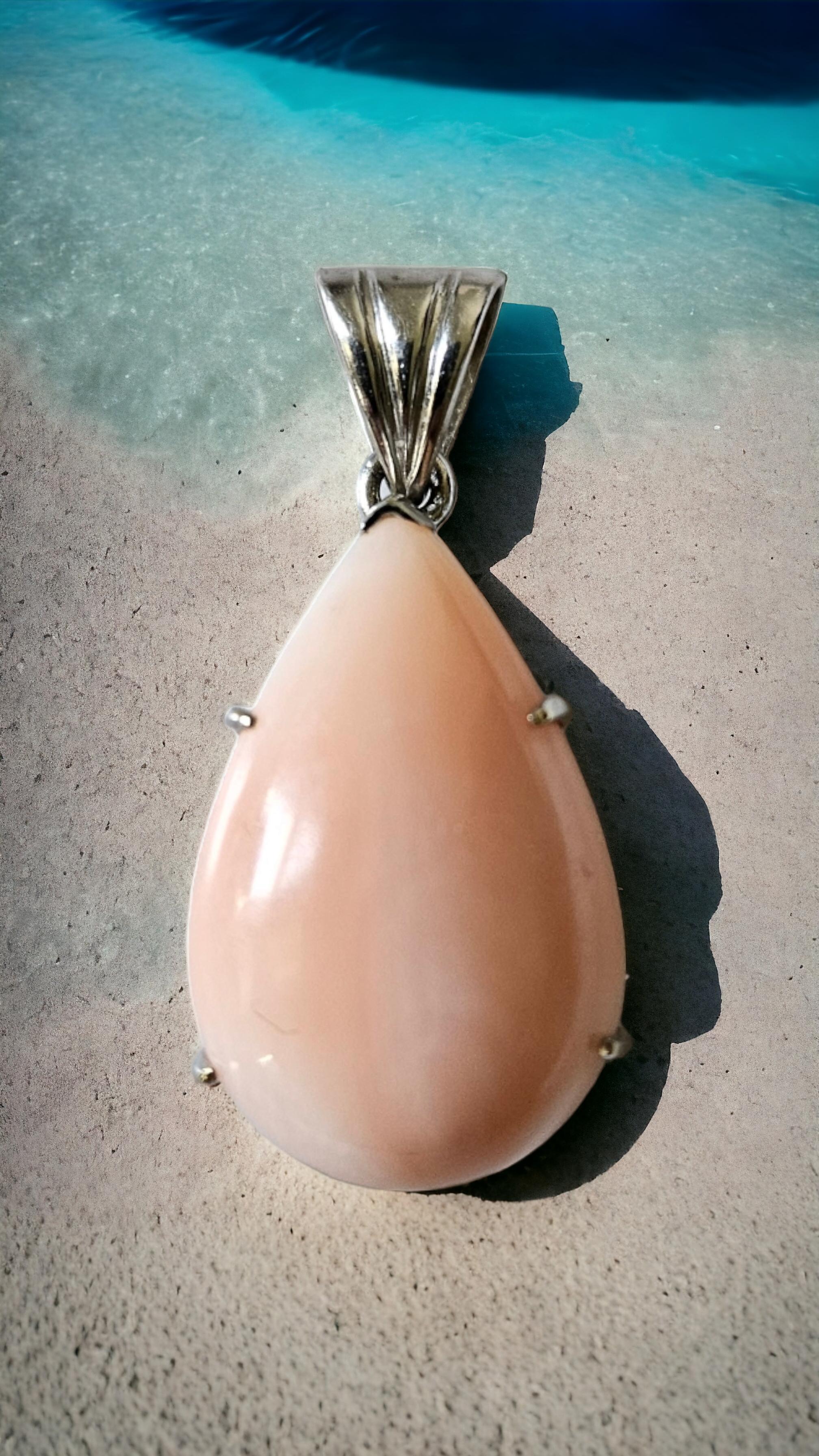Natural 26.15 CT Orange Pink Coral Pendant in 18k Gold Certified For Sale 8