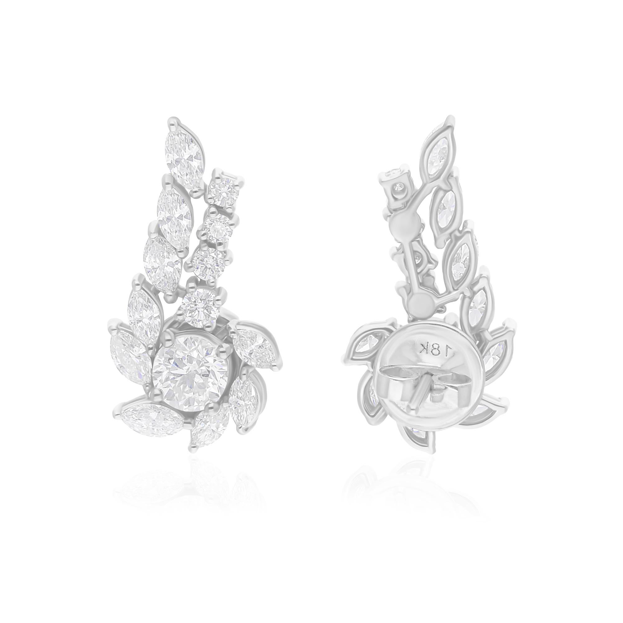 Realizzati in oro a 14 carati, questi squisiti orecchini sono impreziositi da 2,62 carati di diamanti scintillanti.

Segui la vetrina di Spectrum Jewels per vedere le ultime collezioni e i pezzi esclusivi. Spectrum Jewels è orgoglioso di essere