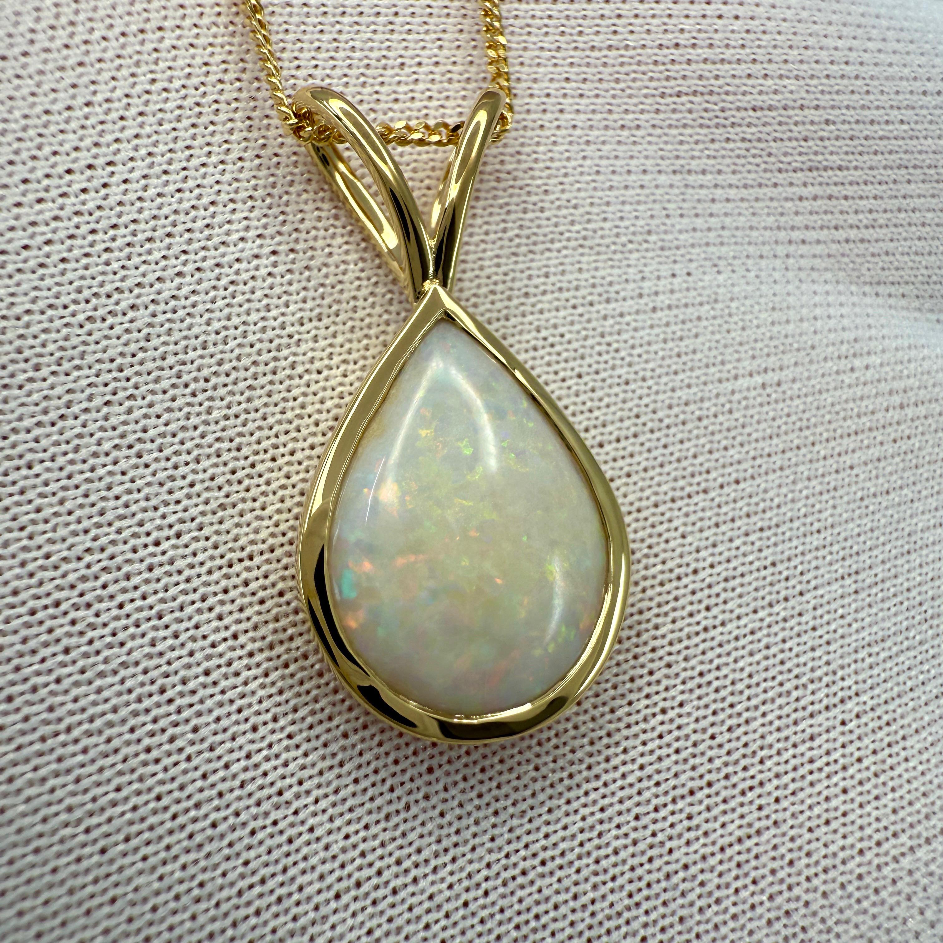 Natürlicher 2,76ct Australischer Opal Birne Cabochon 18k Gelbgold Anhänger Halskette (Tropfenschliff) im Angebot