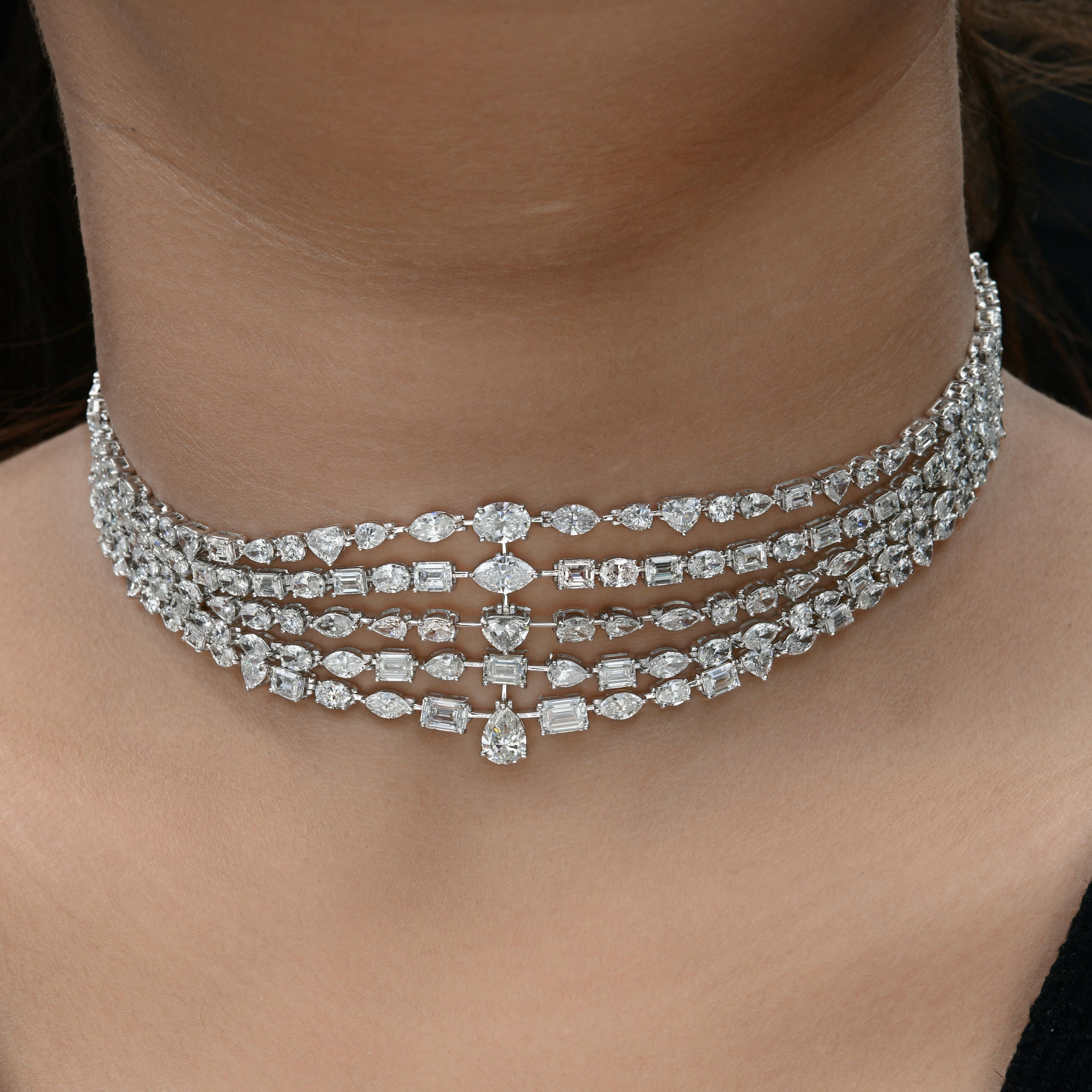 Moderno Collana girocollo con diamanti naturali a forma multipla da 28,07 carati SI/H in oro bianco 18 carati in vendita