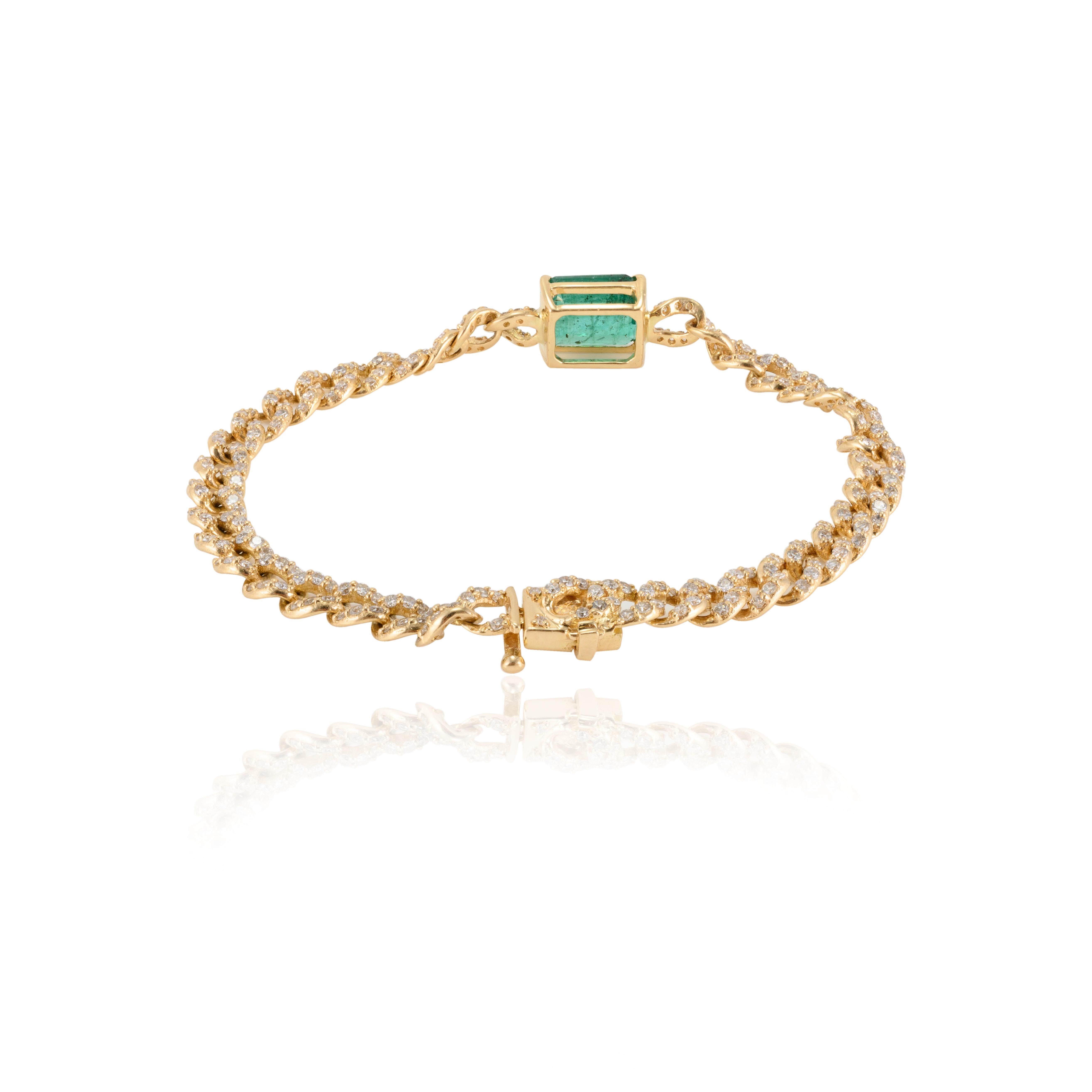 Statement Emerald Diamond Chain Bracelet in 18k Solid Yellow Gold In New Condition For Sale In Houston, TX