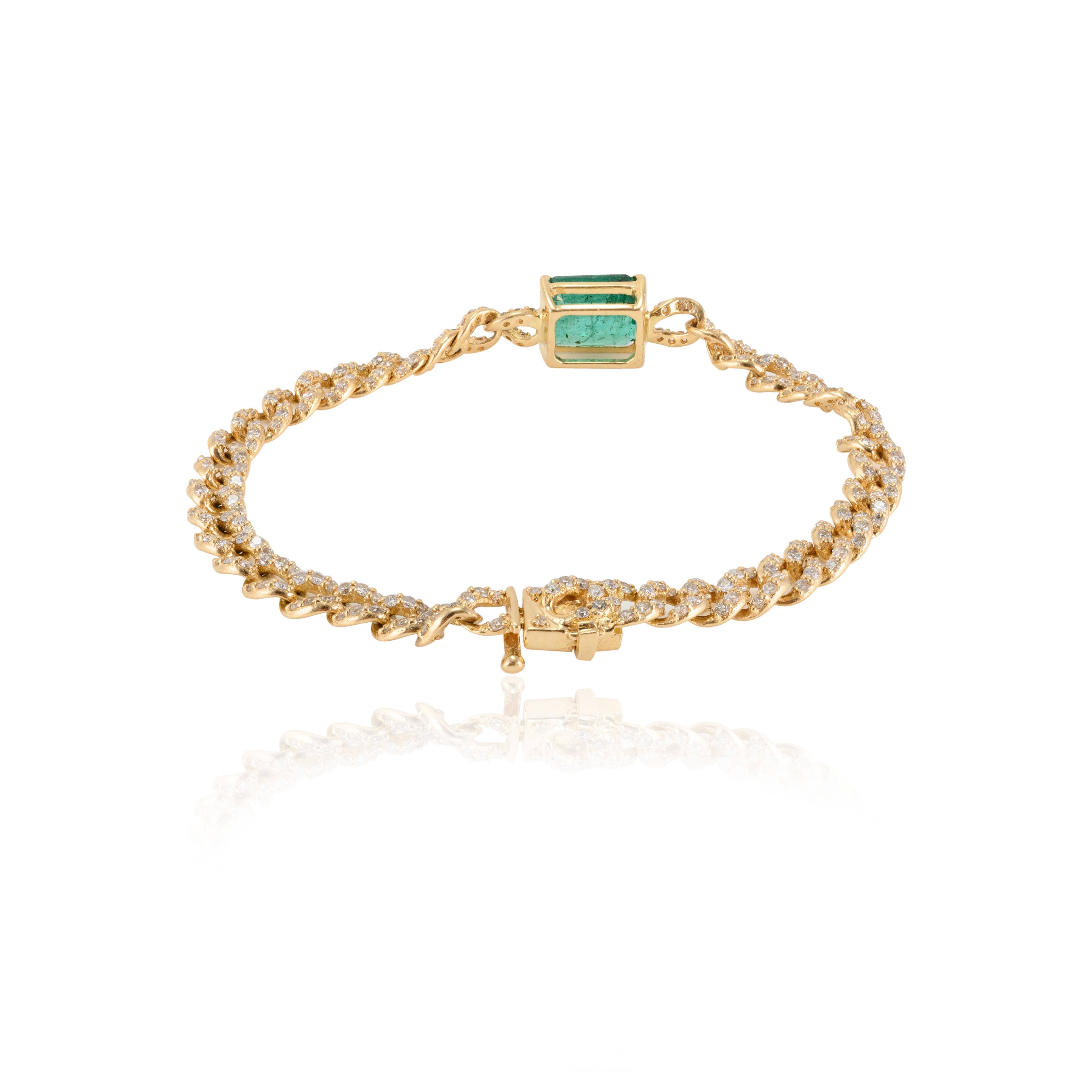 Statement Emerald Diamond Chain Bracelet in 18k Solid Yellow Gold In New Condition For Sale In New York, NY