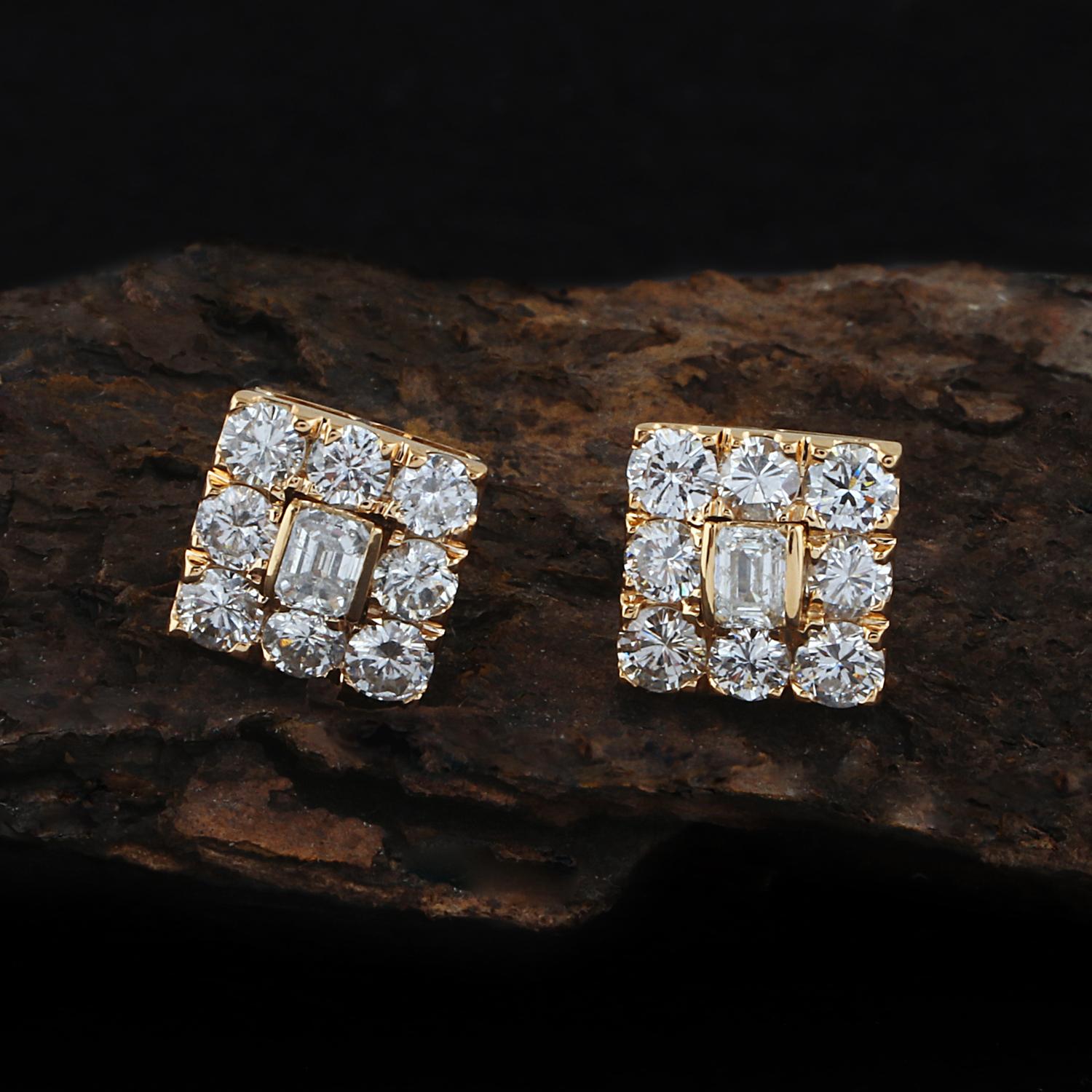 Modern Natural 2.85 Carat Diamond Square Stud Earrings 18 Karat Yellow Gold Jewelry For Sale