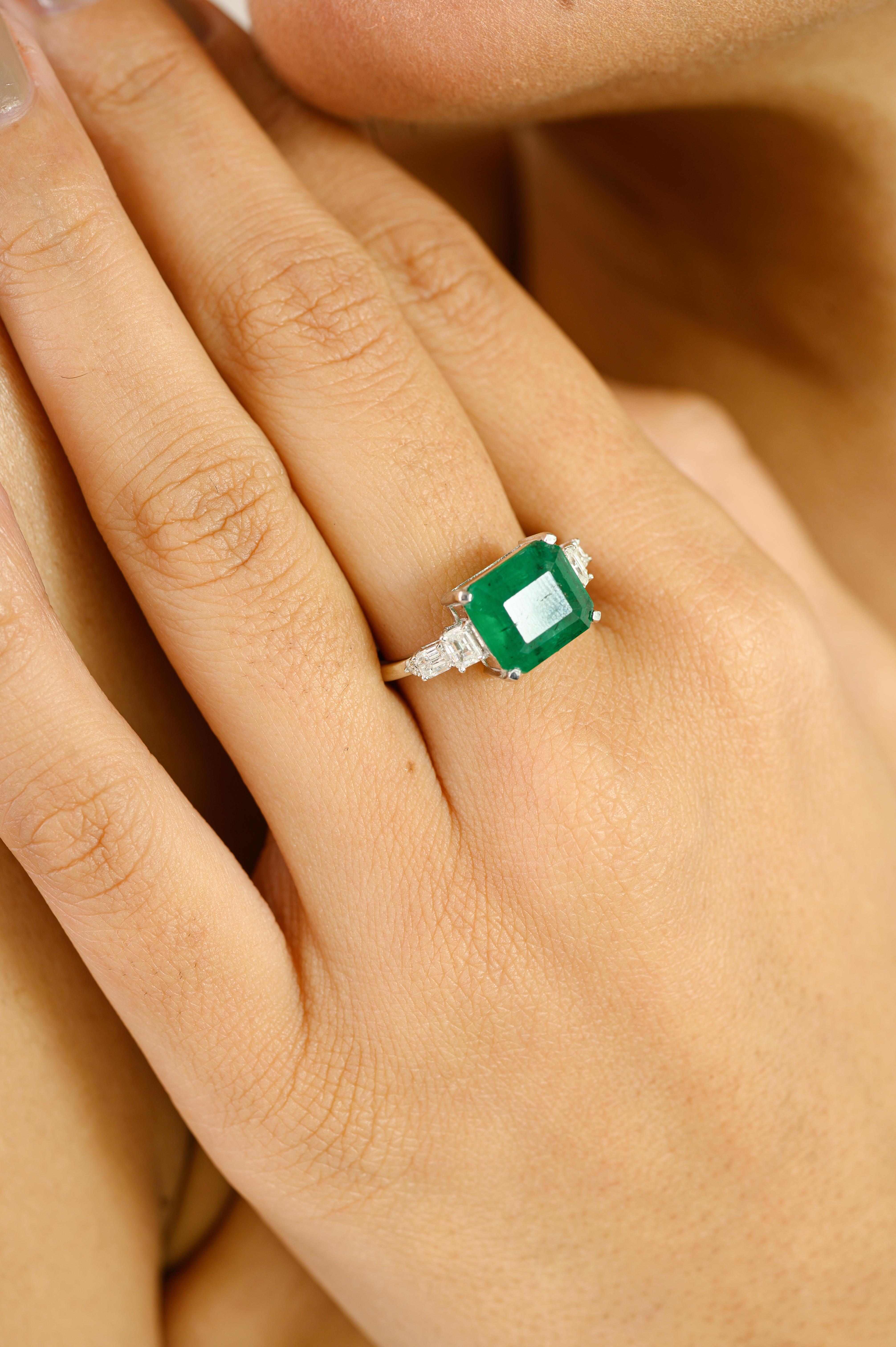 Im Angebot: Natürlicher 2,85 CT Smaragd & Diamant Verlobungsring in 14k massivem Weißgold () 4