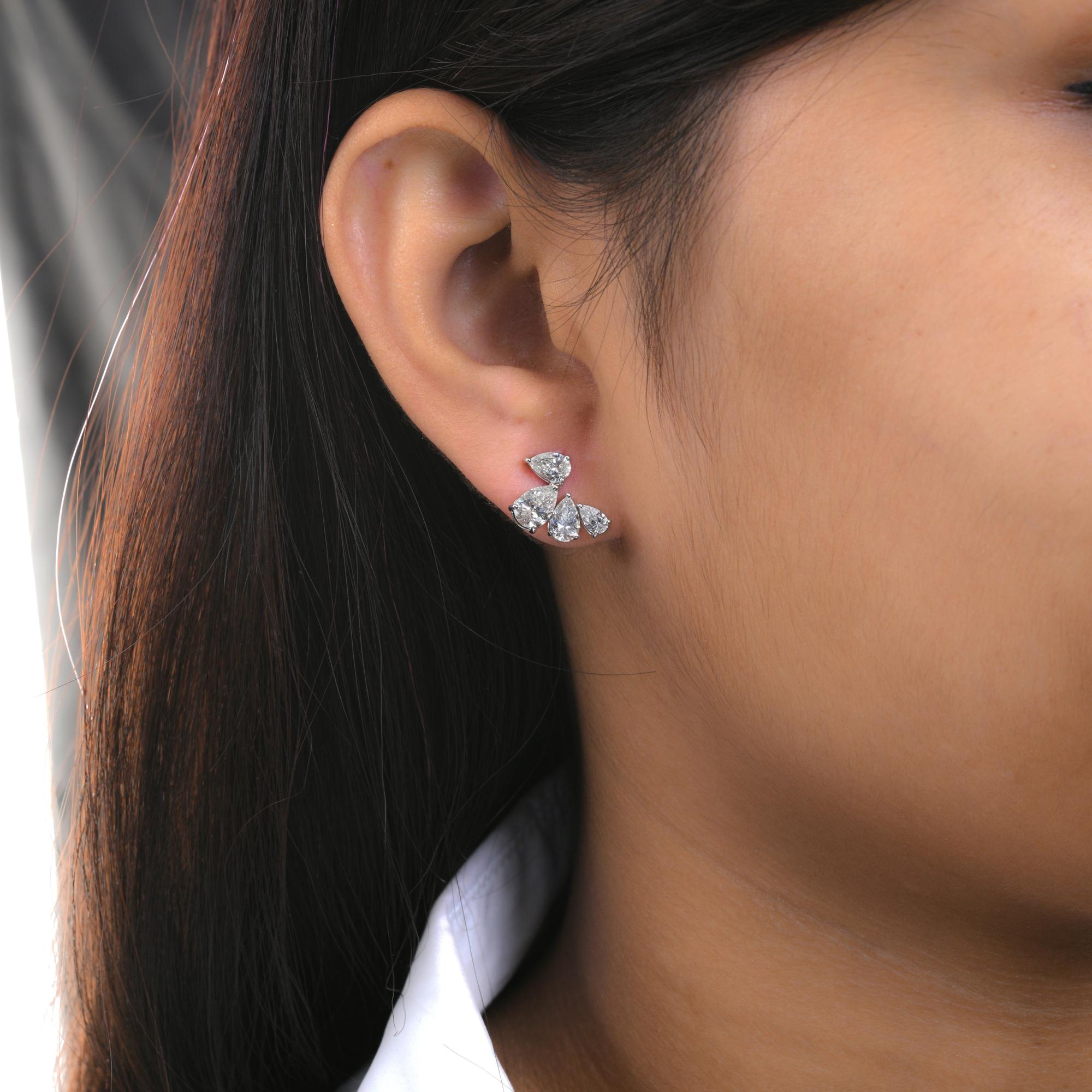 Realizzati in oro a 14 carati, questi squisiti orecchini sono impreziositi da 2,88 carati di diamanti scintillanti.

Segui la vetrina di Spectrum Jewels per vedere le ultime collezioni e i pezzi esclusivi. Spectrum Jewels è orgoglioso di essere