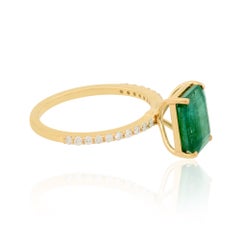 Natural 2.90 Carat Emerald Gemstone Ring 0.24 Carat Diamond Pave 18k Yellow Gold