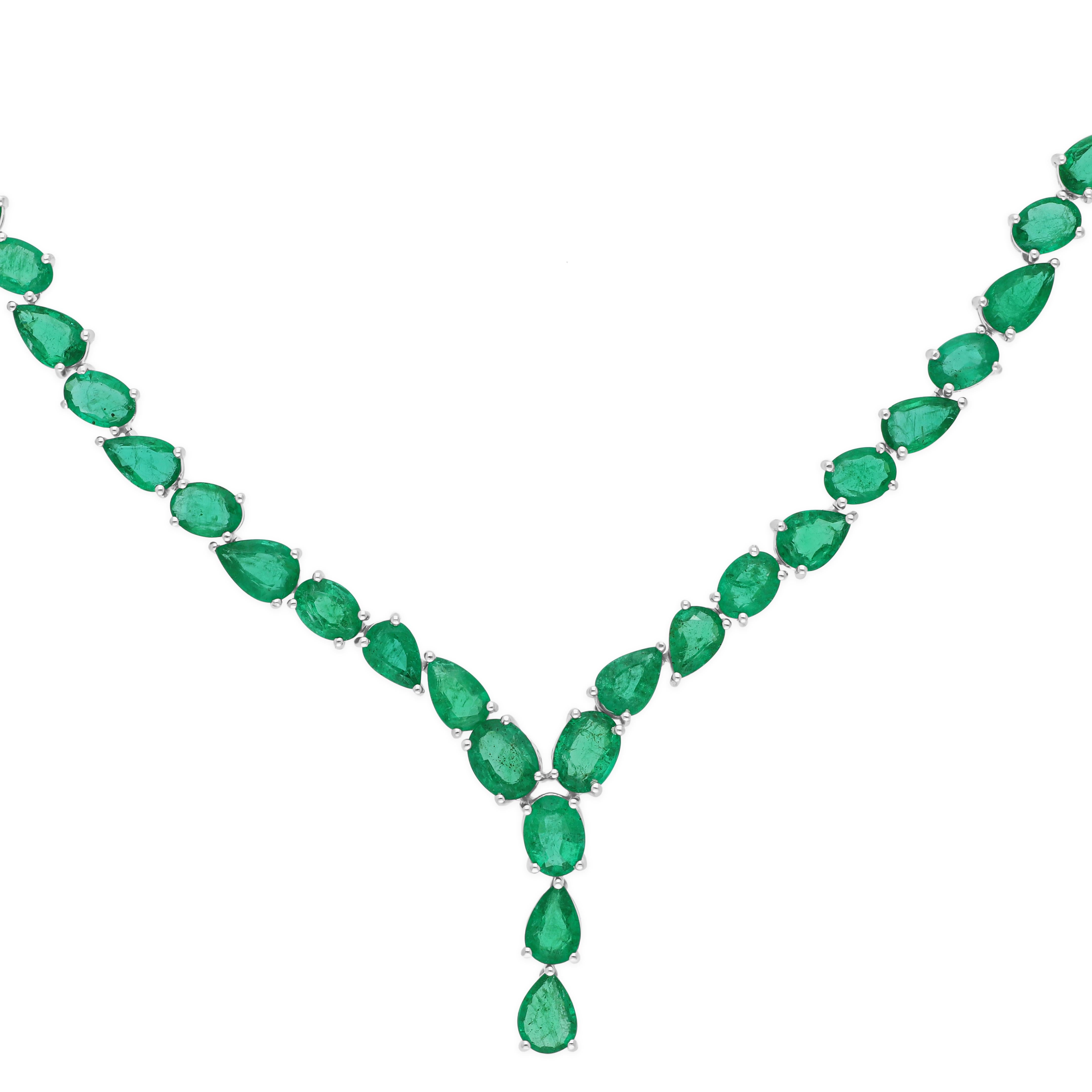 Natürlicher 29,06 Karat Smaragd mit Birnen- und Ovalschliff aus Sambia 18 Karat Weißgold Halskette (Moderne) im Angebot